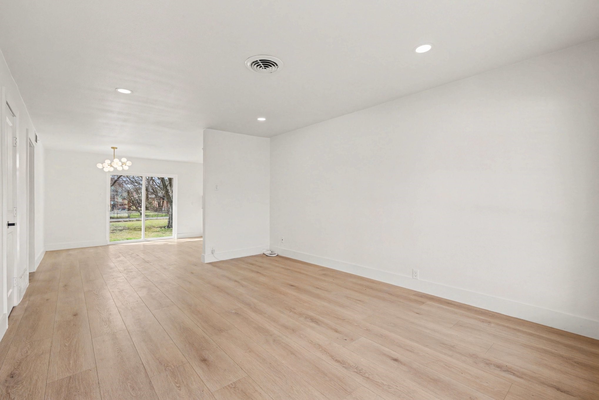 1010 Noble Avenue Carrollton TX 75006