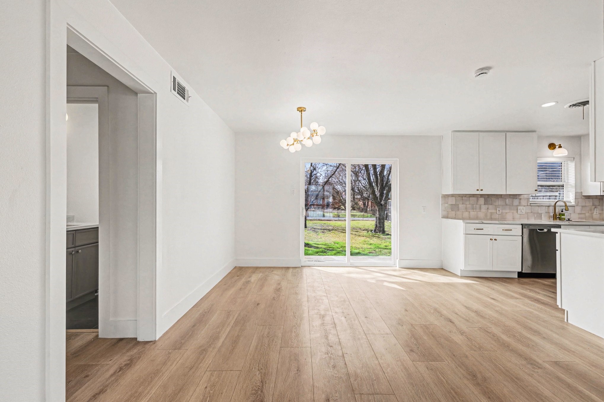 1010 Noble Avenue Carrollton TX 75006