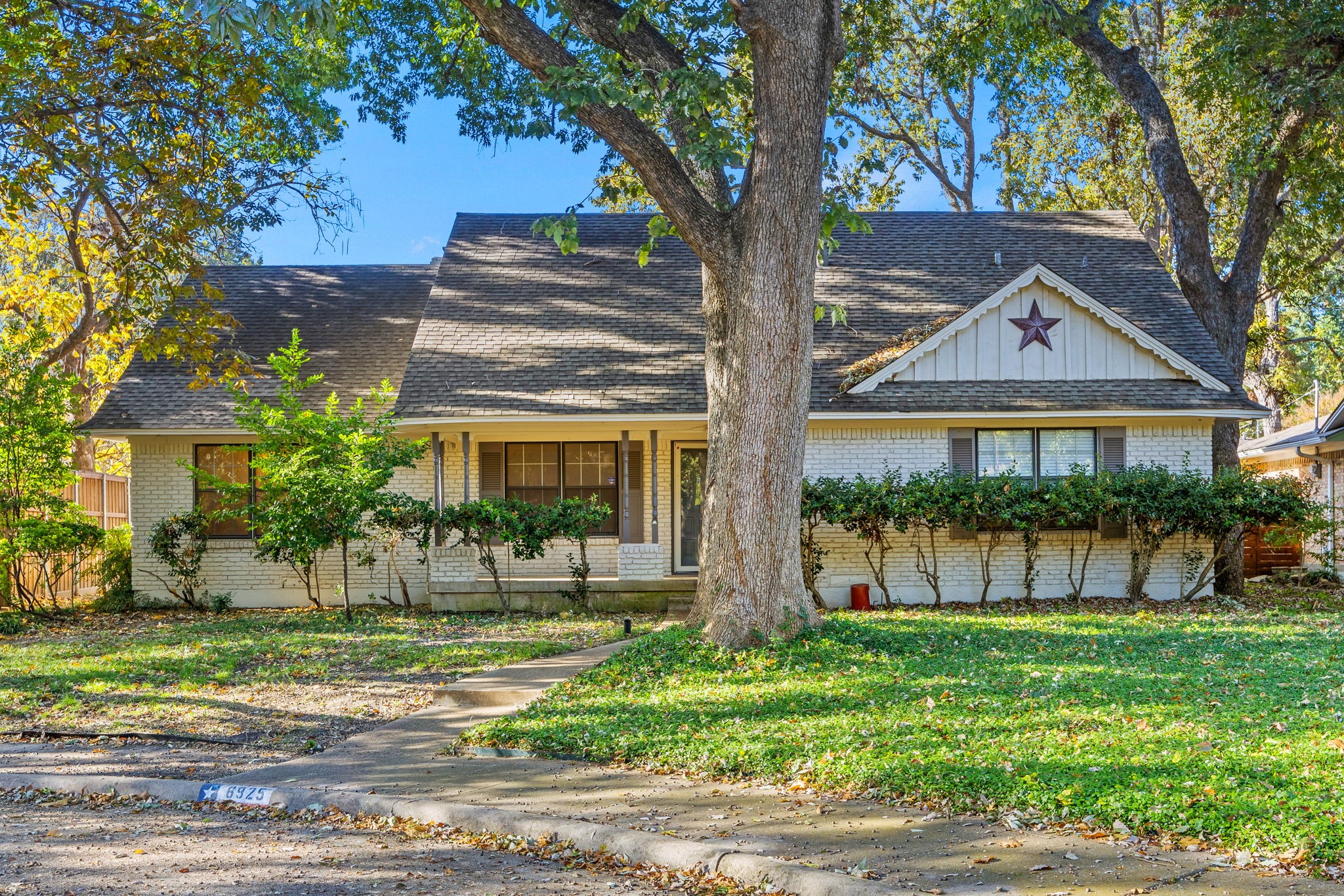 6925 Galemeadow Circle Dallas TX 75214