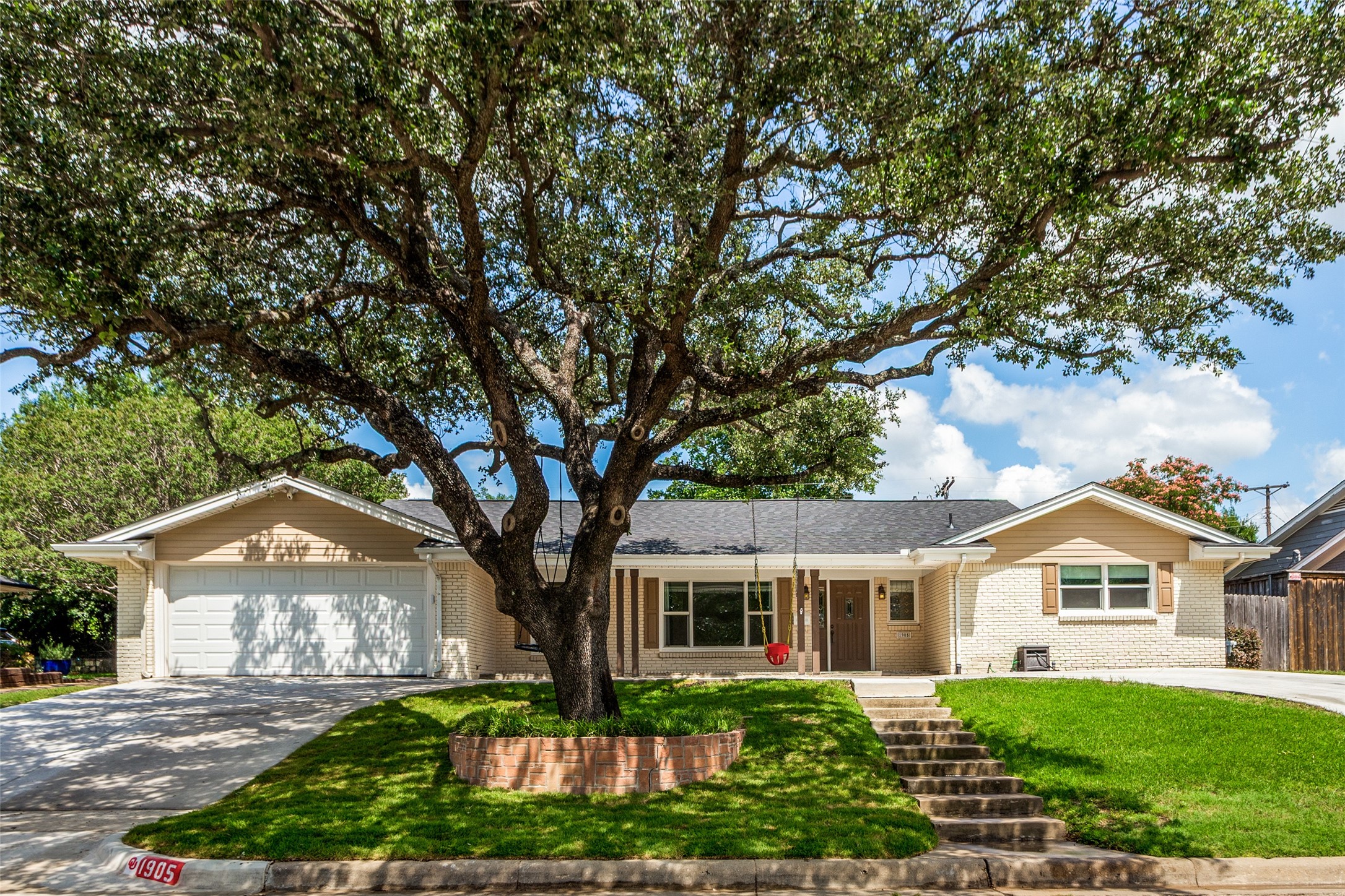 1905 Dakar Road W Fort Worth TX 76116