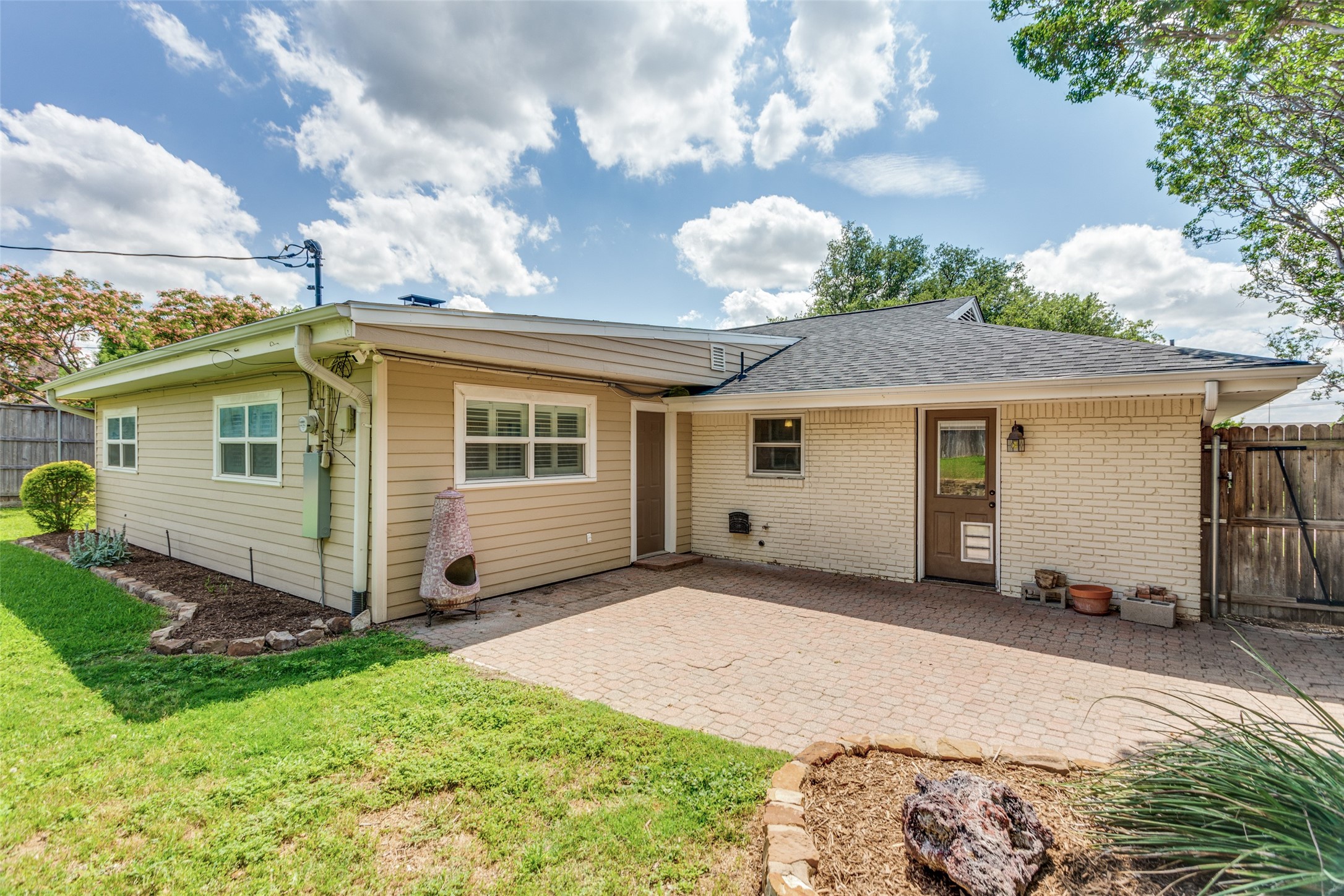 1905 Dakar Road W Fort Worth TX 76116