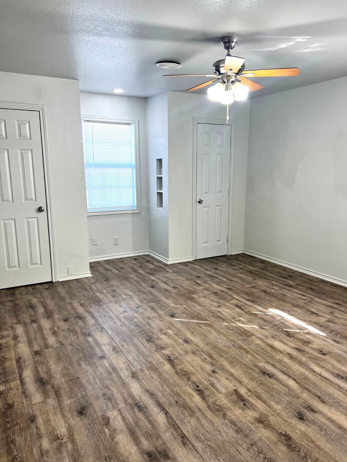 109 NE Cindy Lane Burleson TX 76028