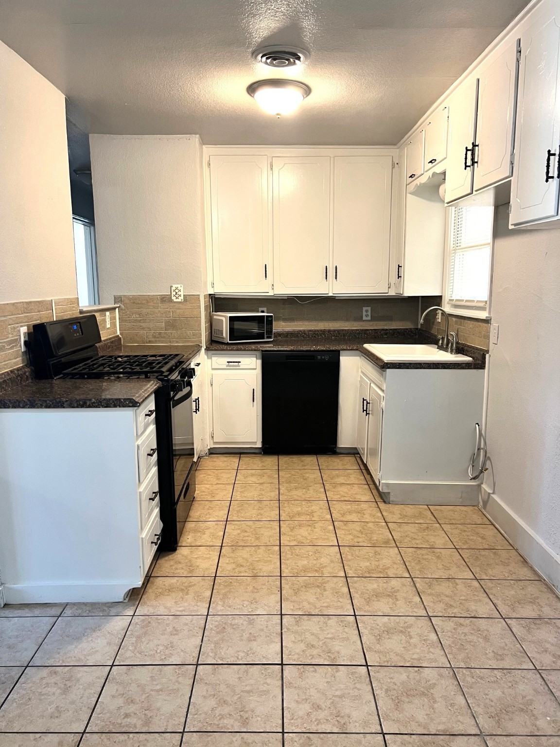 109 NE Cindy Lane Burleson TX 76028