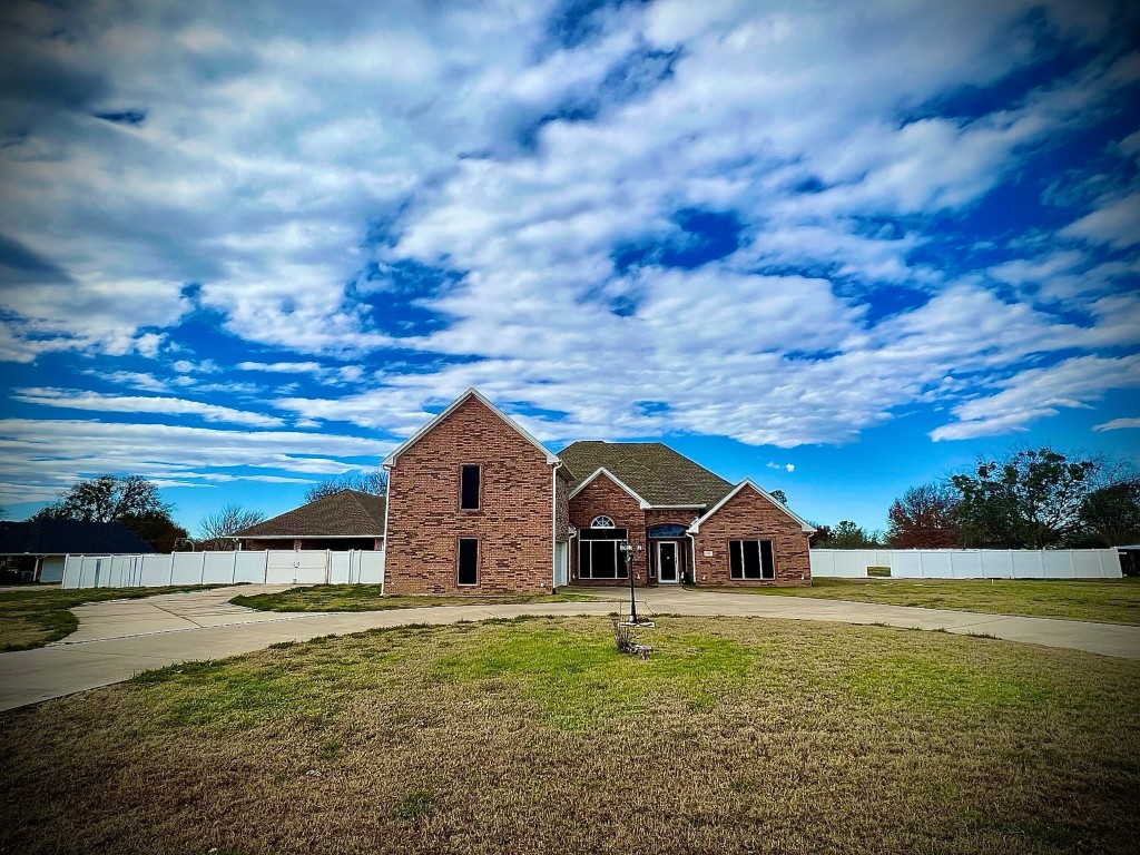 1908 Norwood Street Sherman TX 75092