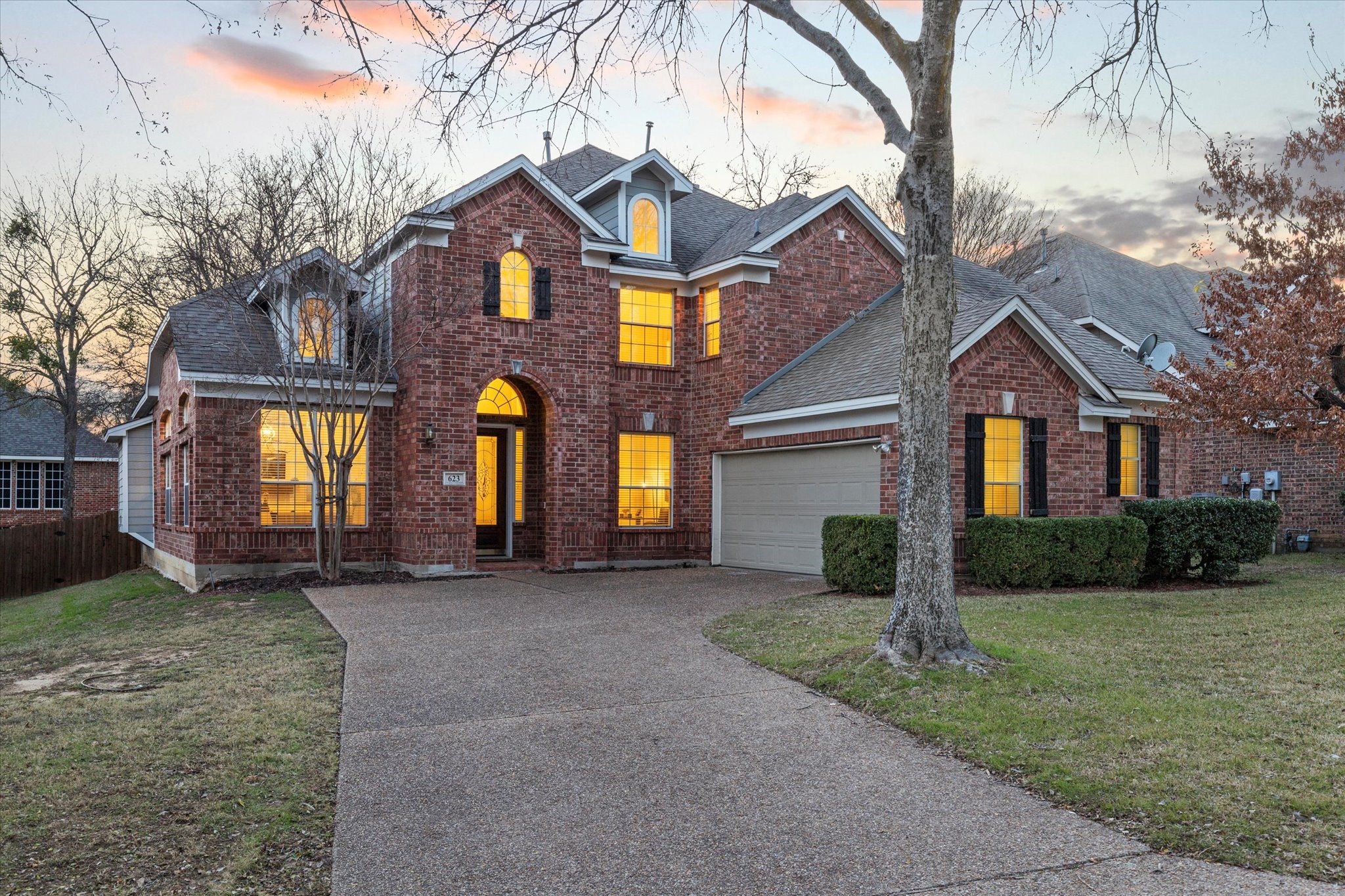 623 Creekwood Lane Grand Prairie TX 75052