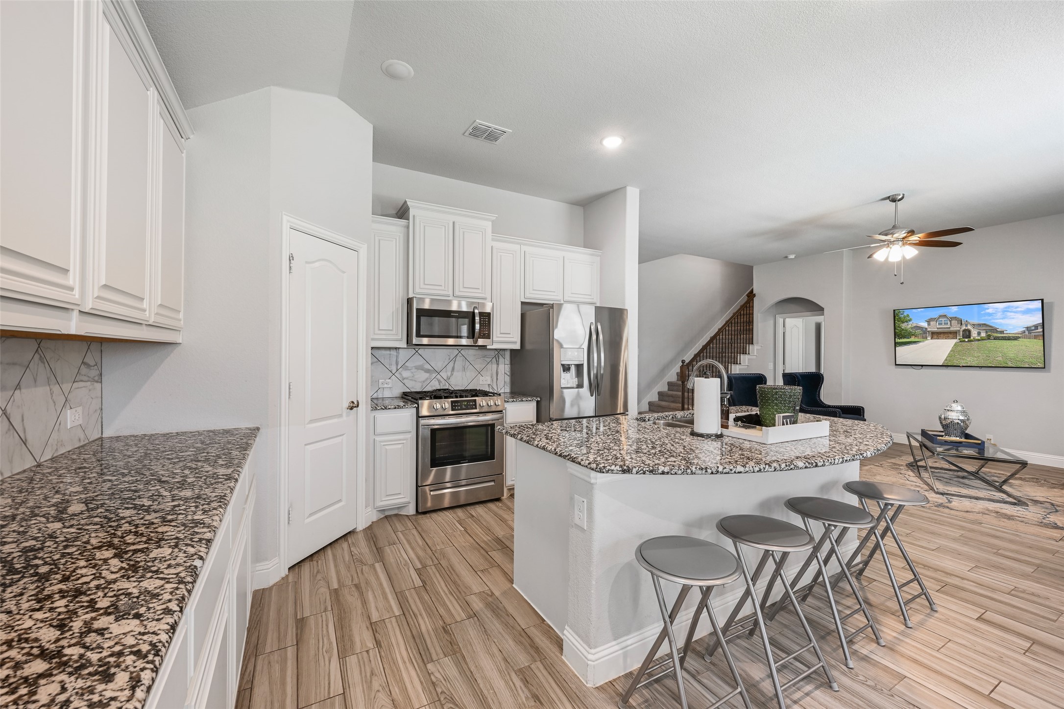 933 Vista Lane Desoto TX 75115