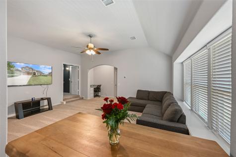 933 Vista Lane Desoto TX 75115