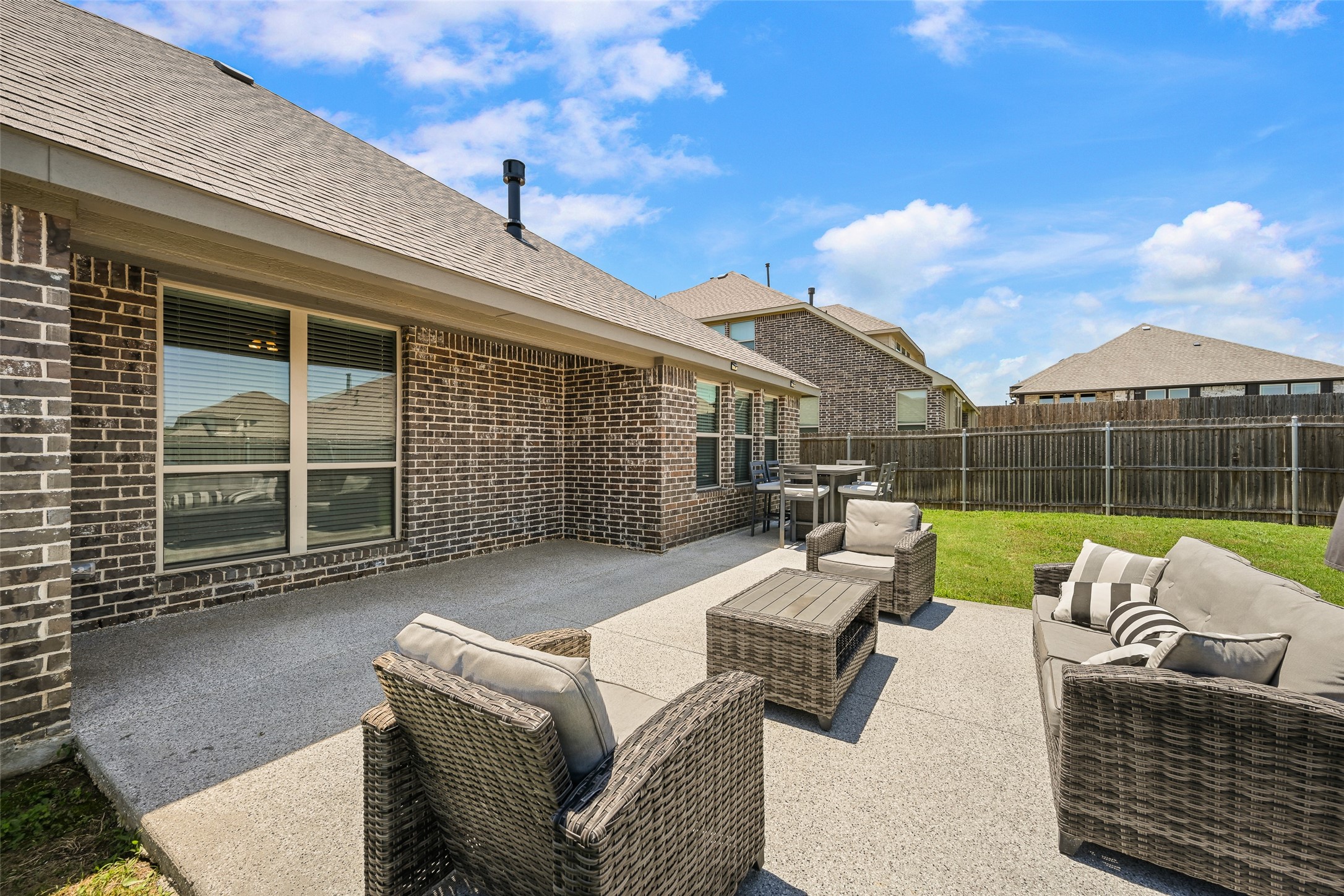 933 Vista Lane Desoto TX 75115