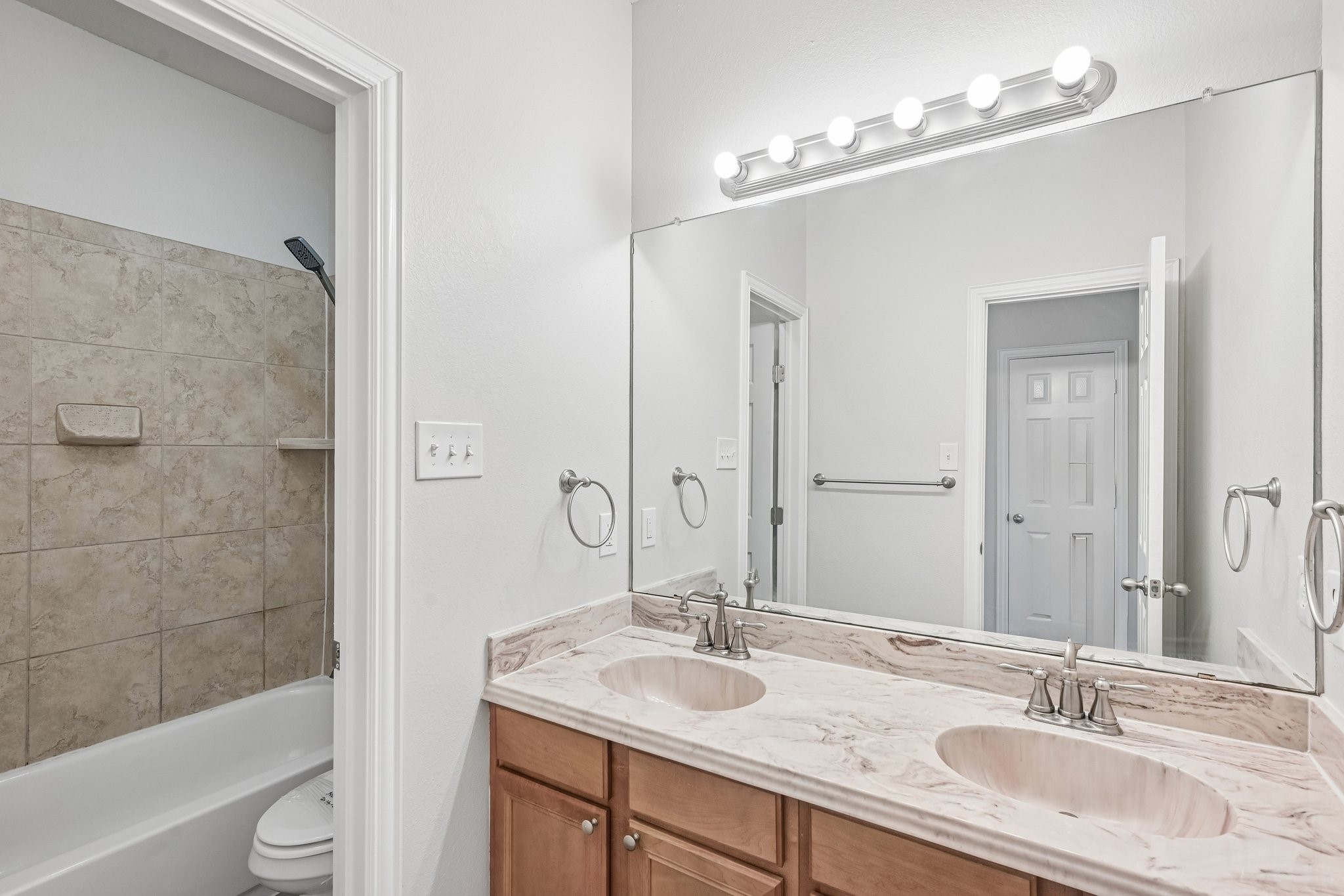 421 Braewick Drive Fort Worth TX 76131