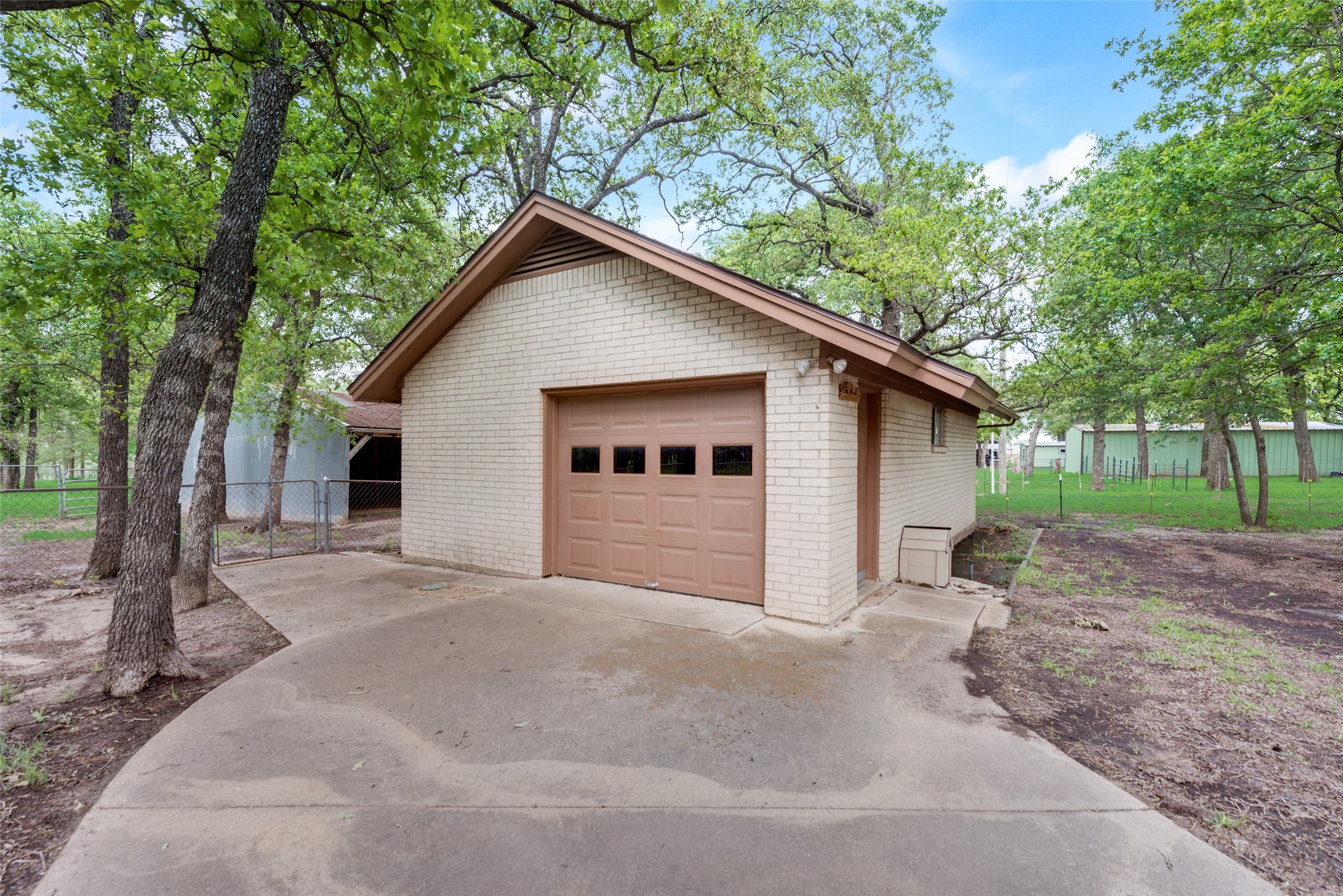 460 J E Woody Road Springtown TX 76082