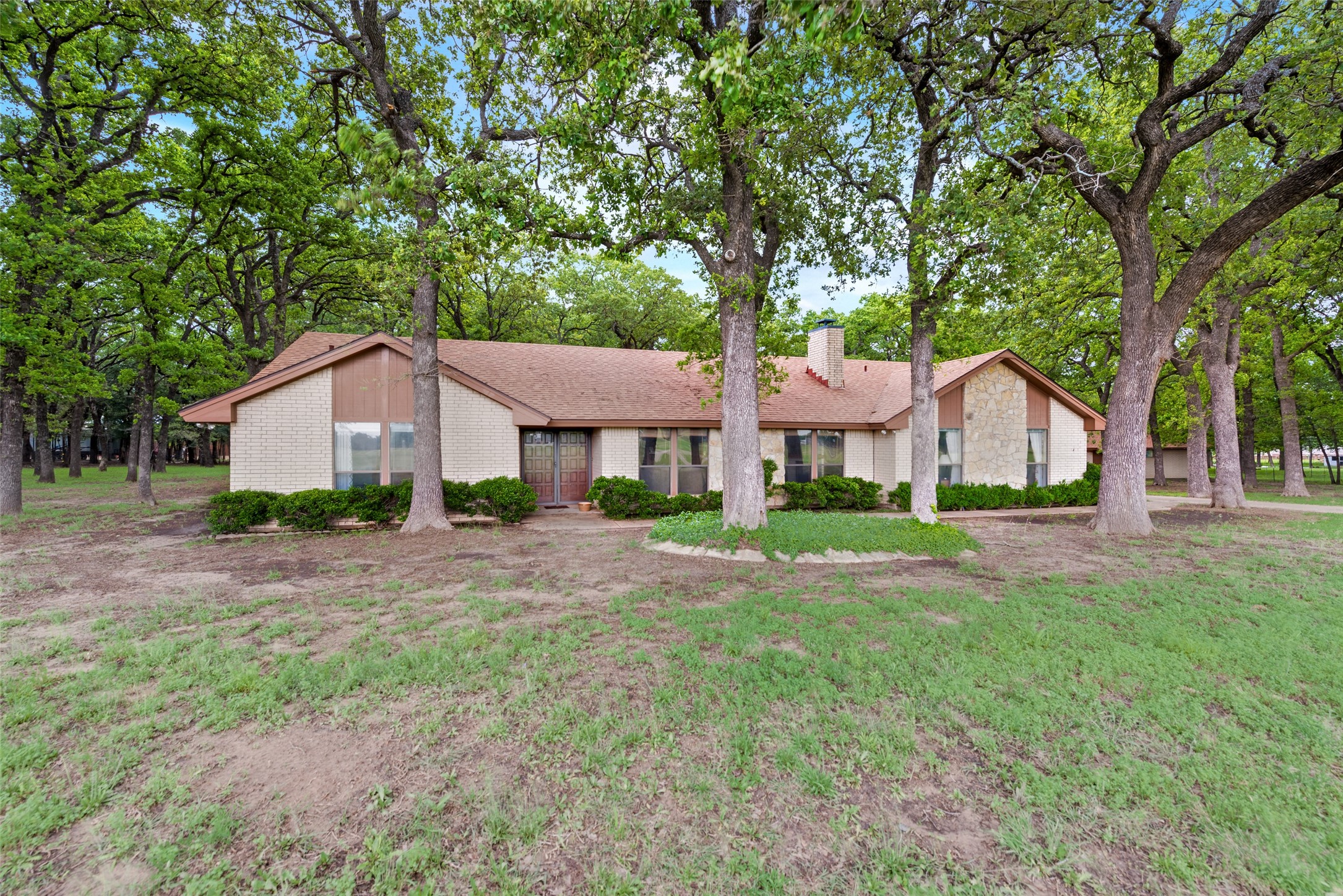 460 J E Woody Road Springtown TX 76082