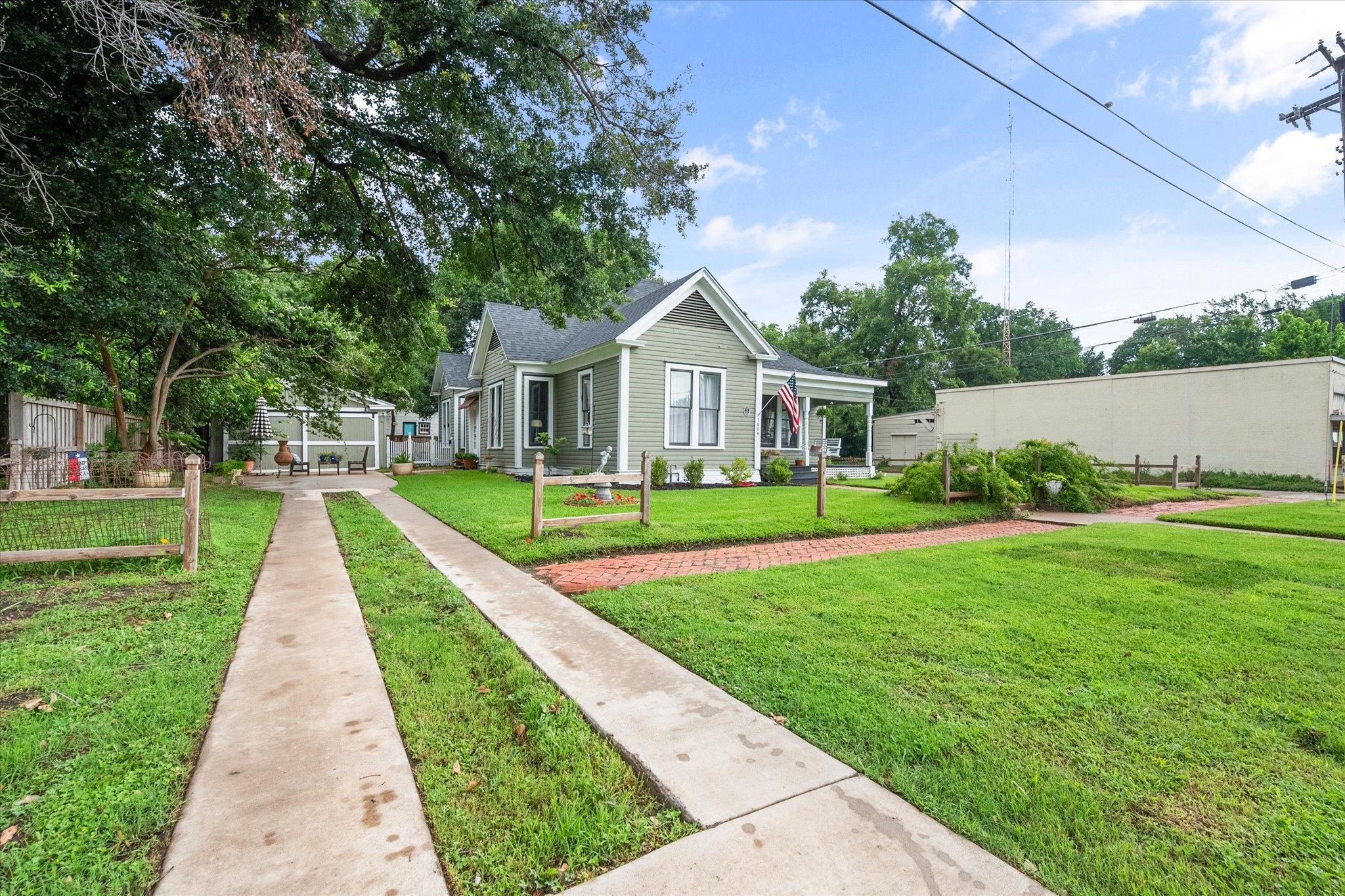 1004 W 5th Avenue Corsicana TX 75110