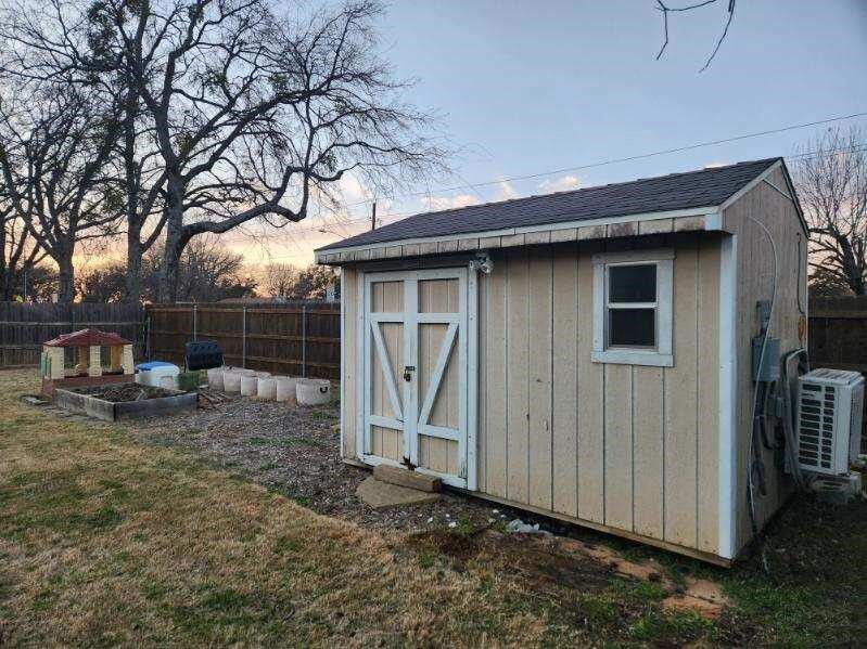602 Janann Street Euless TX 76039