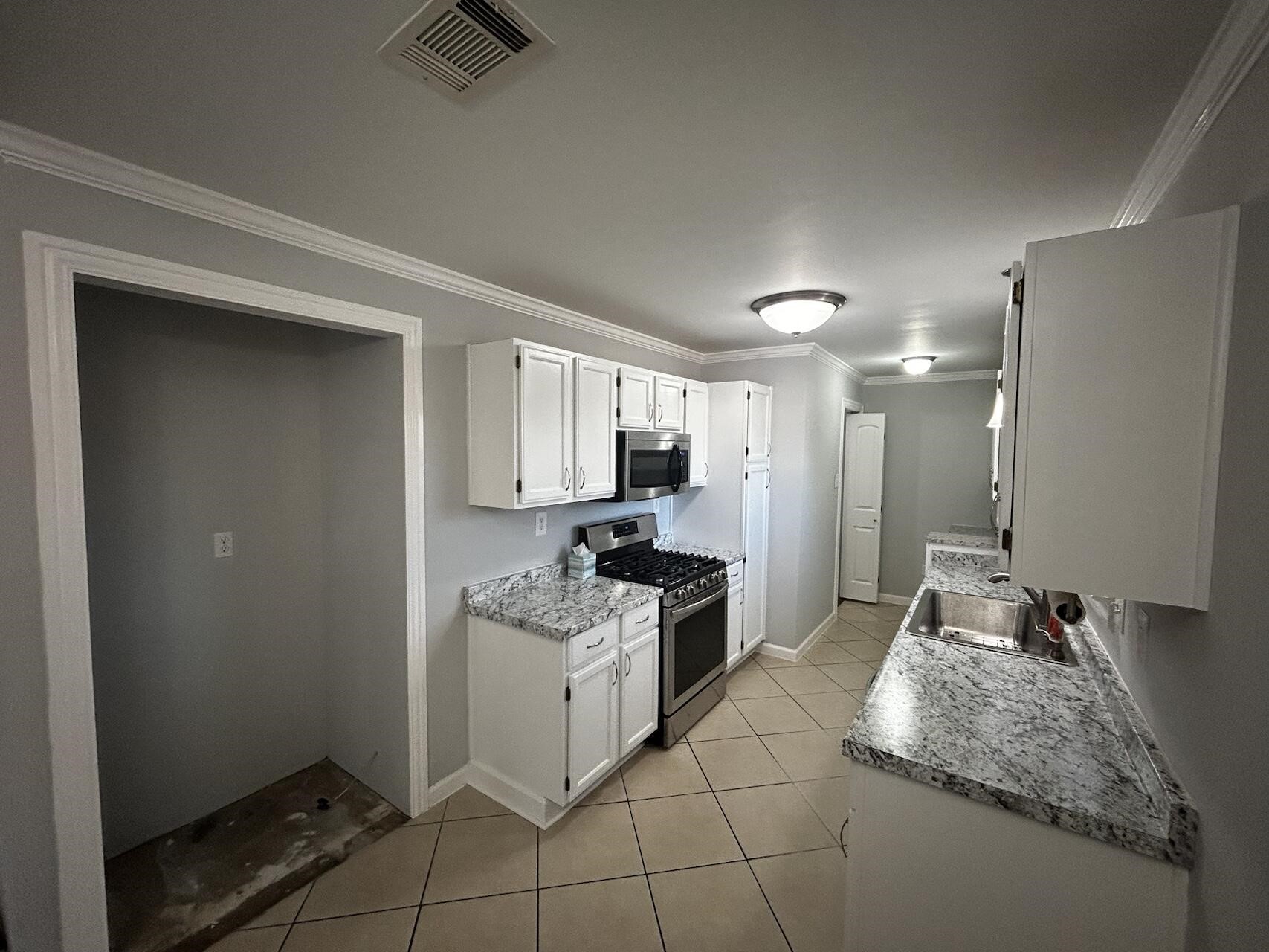 602 Janann Street Euless TX 76039