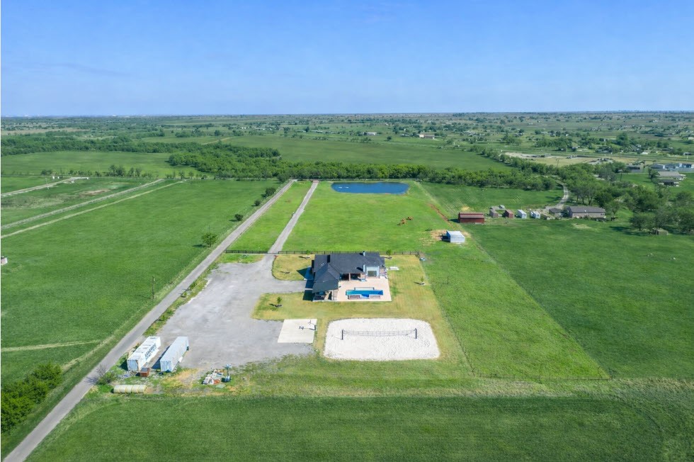 8701 County Road 1129 Godley TX 76044