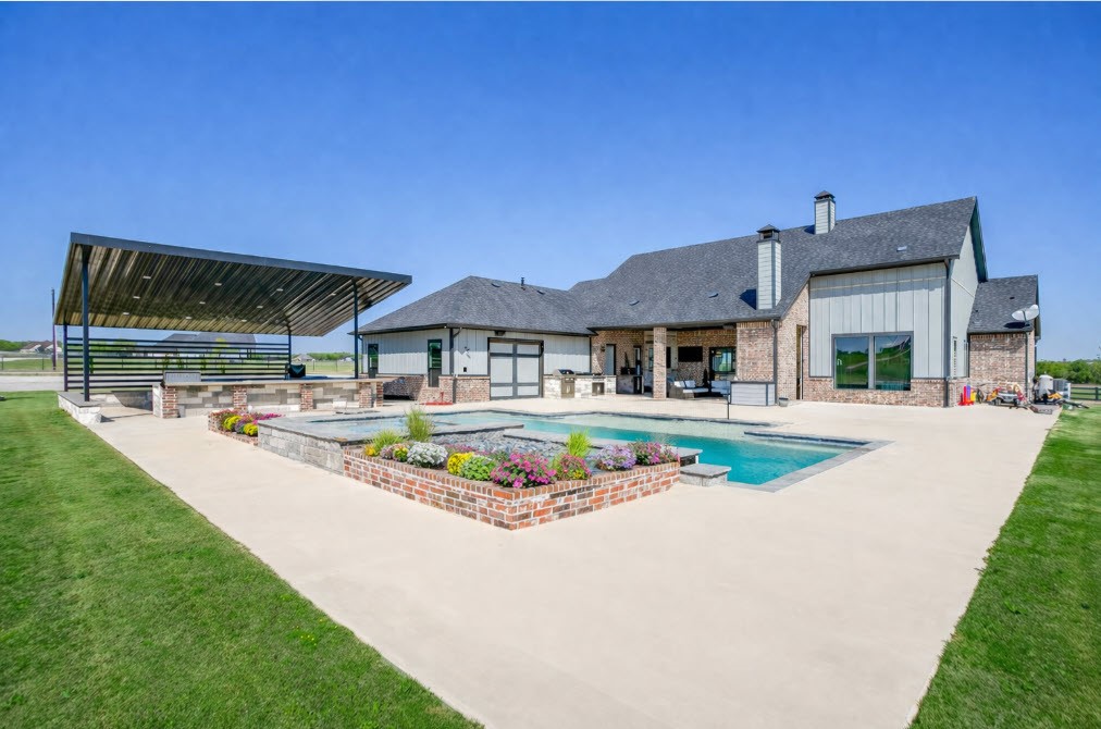 8701 County Road 1129 Godley TX 76044