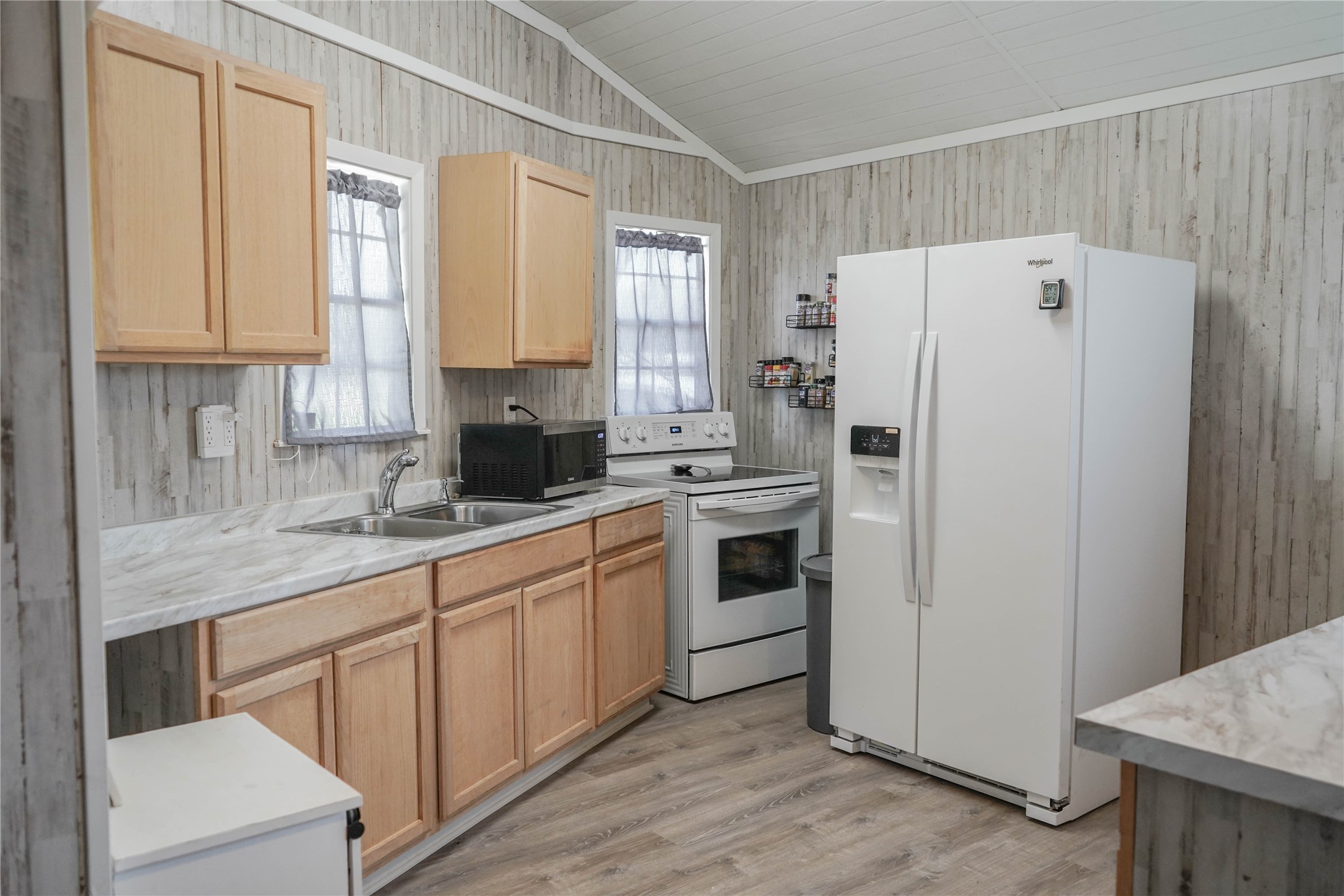 386 N Rock Creek Road Waco TX 76708