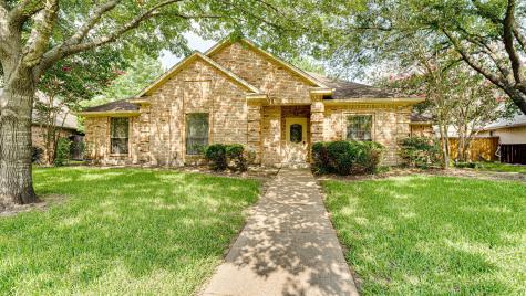 2004 Plymouth Drive Ennis TX 75119