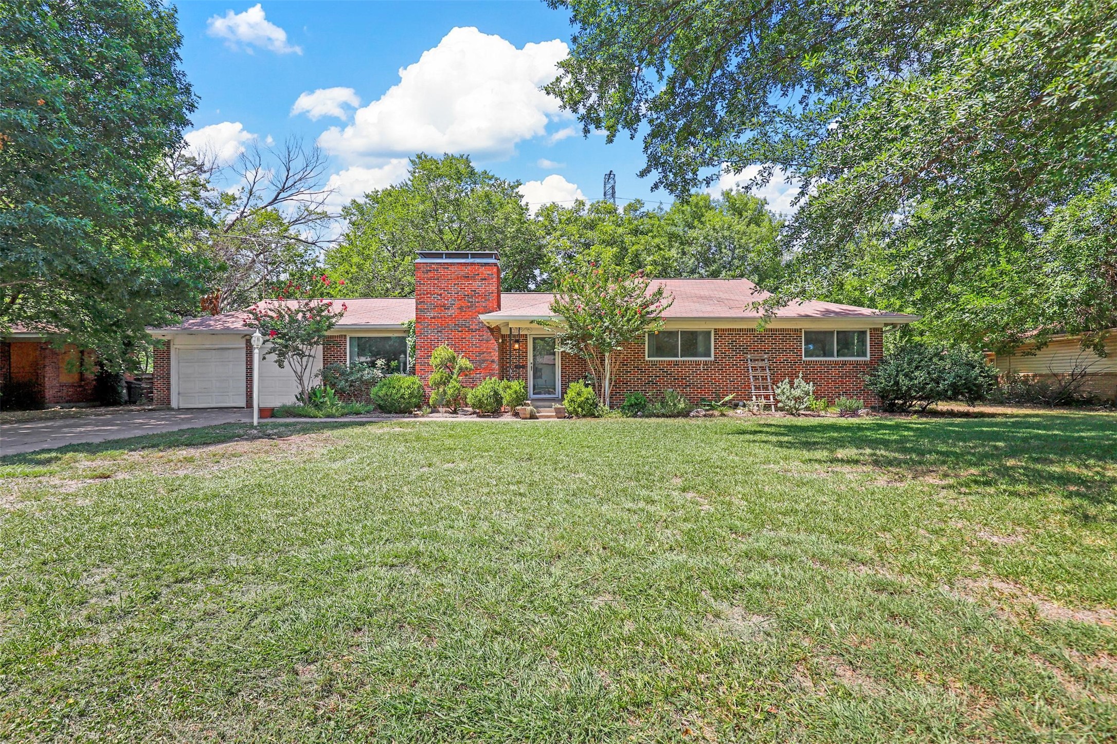 7305 Briley Drive North Richland Hills TX 76180