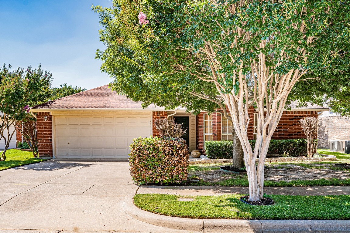 1906 Roselle Court Arlington TX 76018