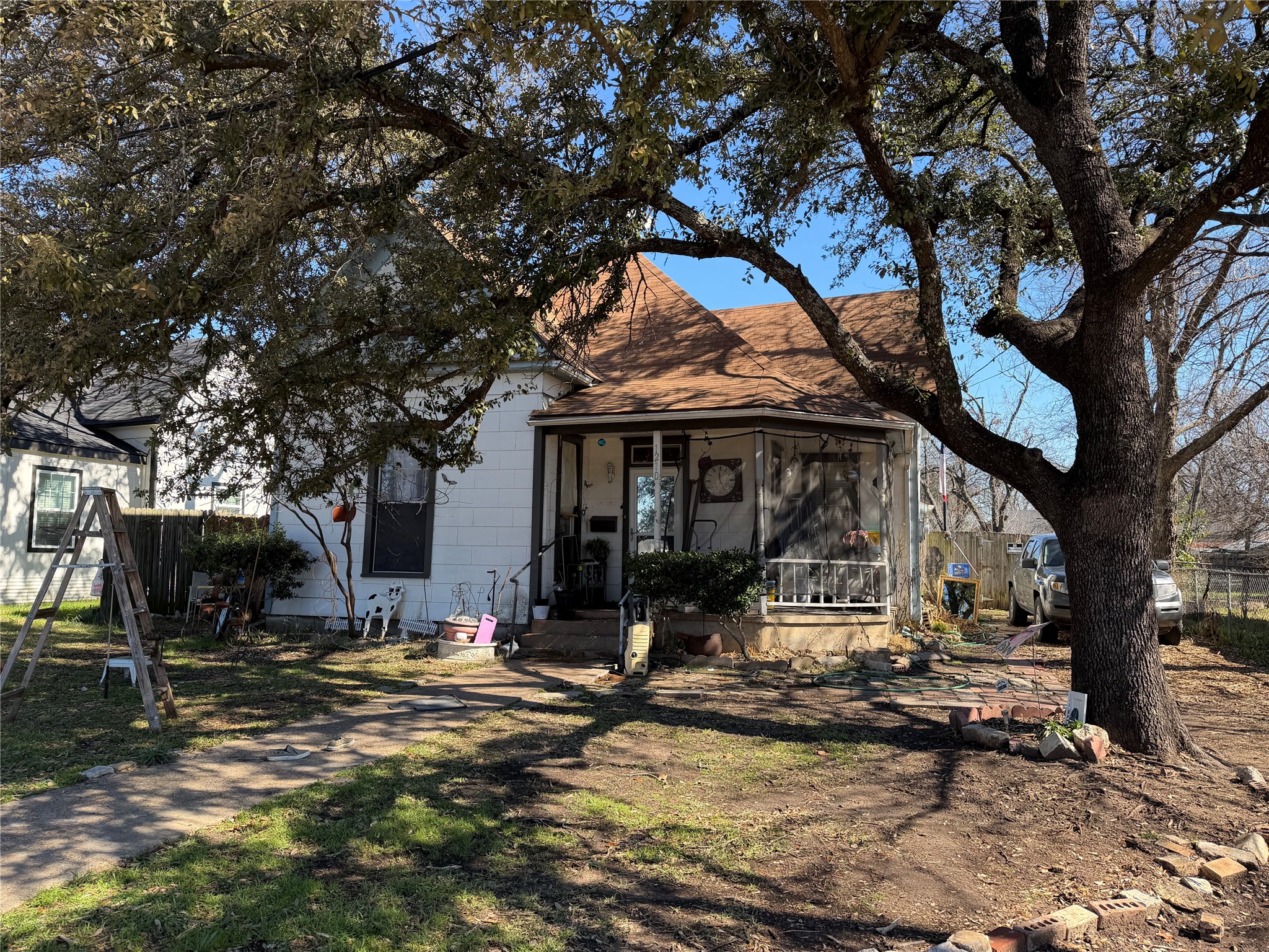 1210 N Robinson Street Cleburne TX 76031