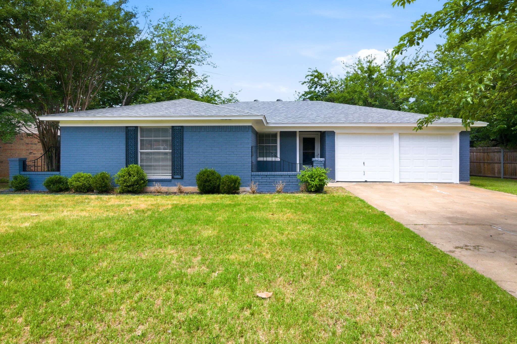 504 S Colonial Drive Cleburne TX 76033