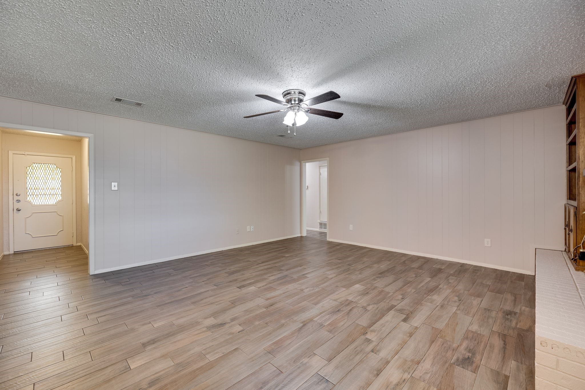 504 S Colonial Drive Cleburne TX 76033