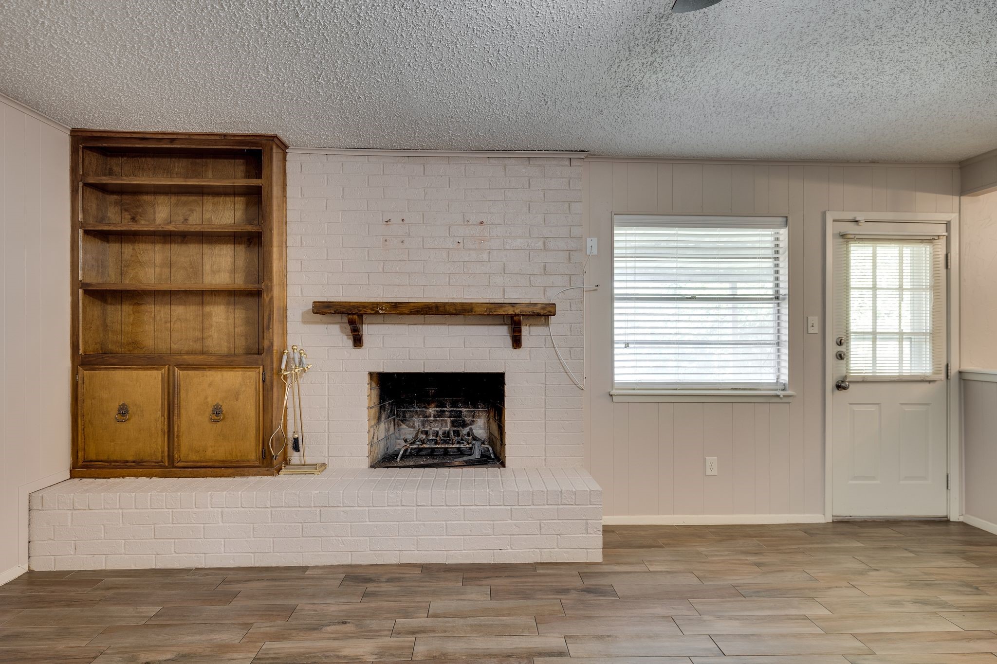 504 S Colonial Drive Cleburne TX 76033