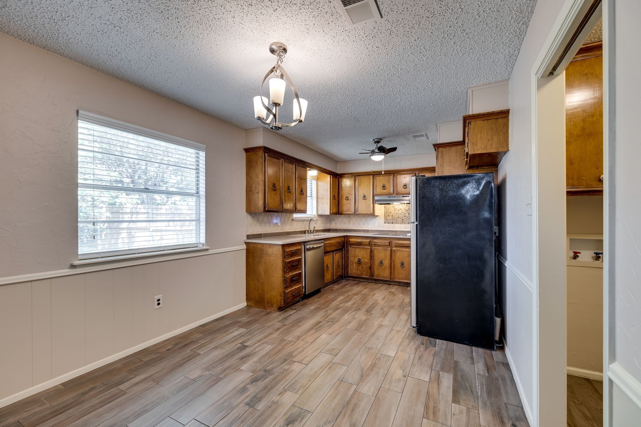 504 S Colonial Drive Cleburne TX 76033