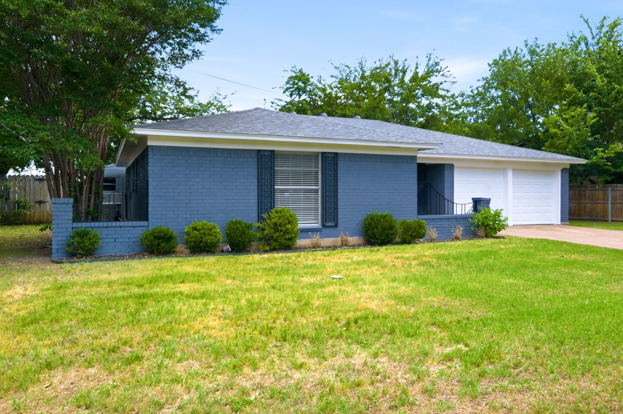 504 S Colonial Drive Cleburne TX 76033