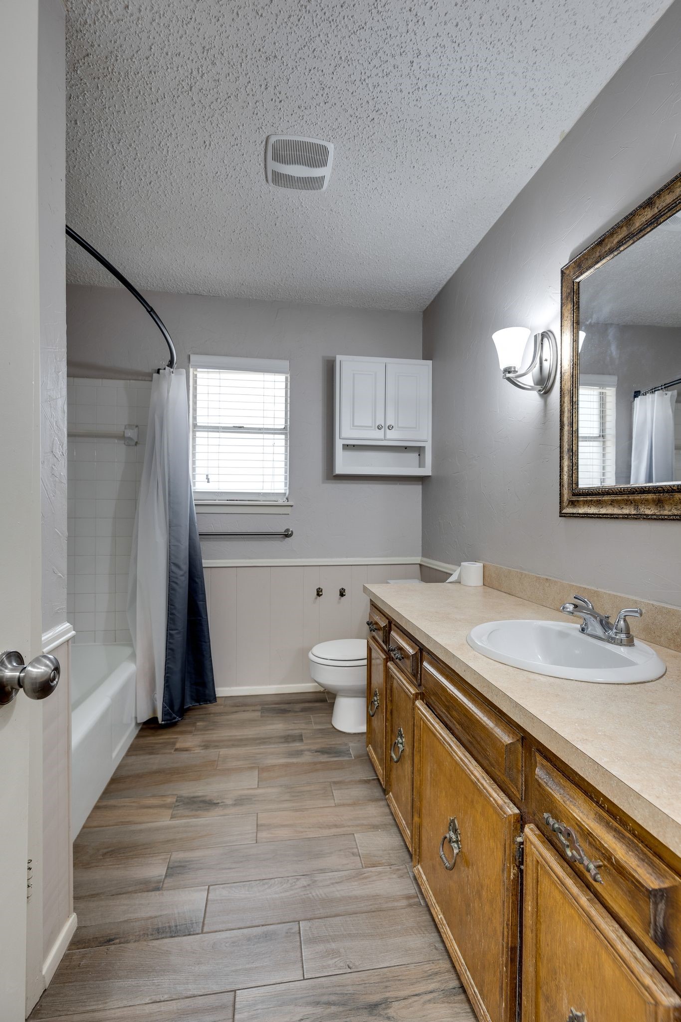 504 S Colonial Drive Cleburne TX 76033