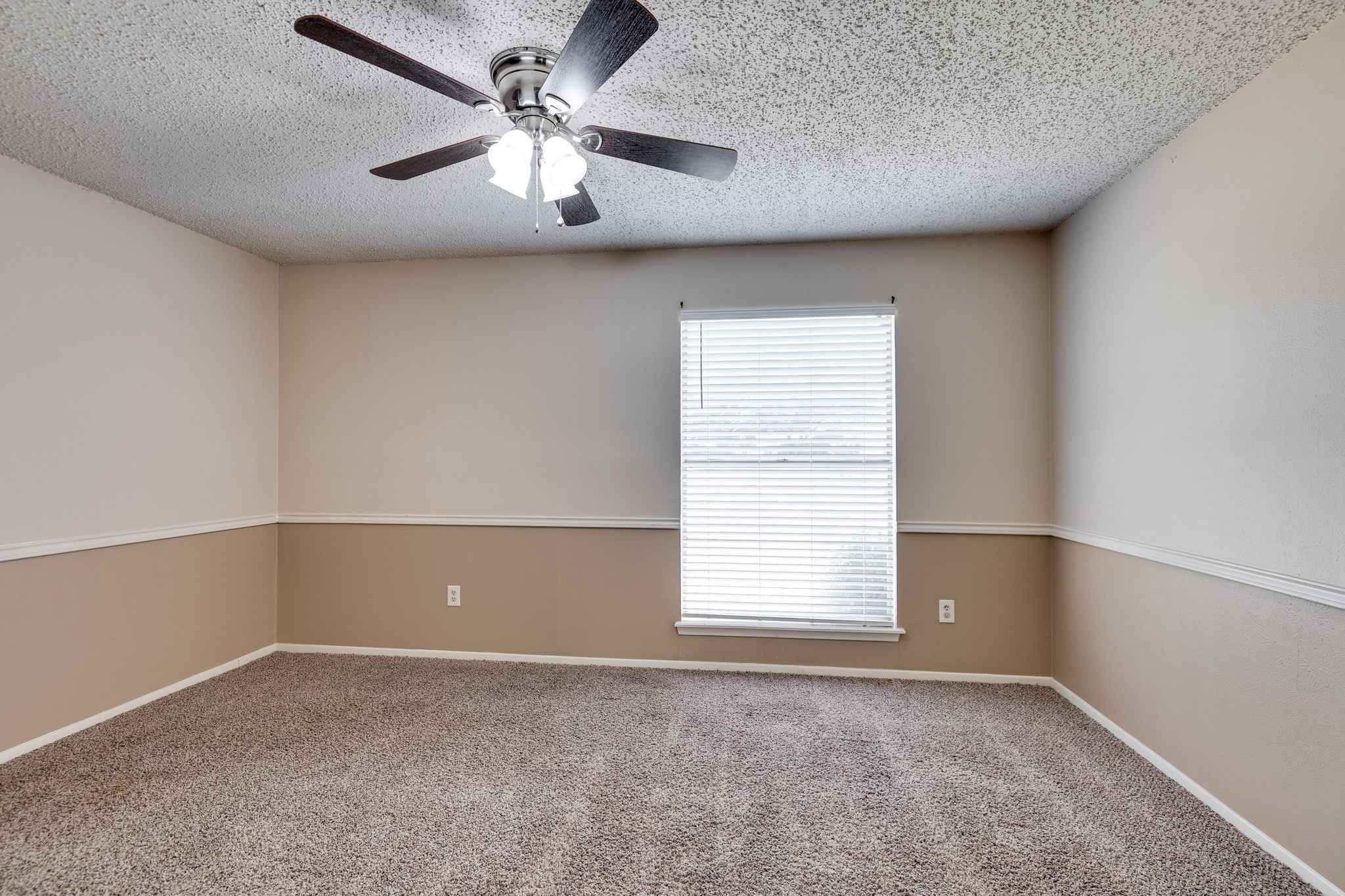 504 S Colonial Drive Cleburne TX 76033