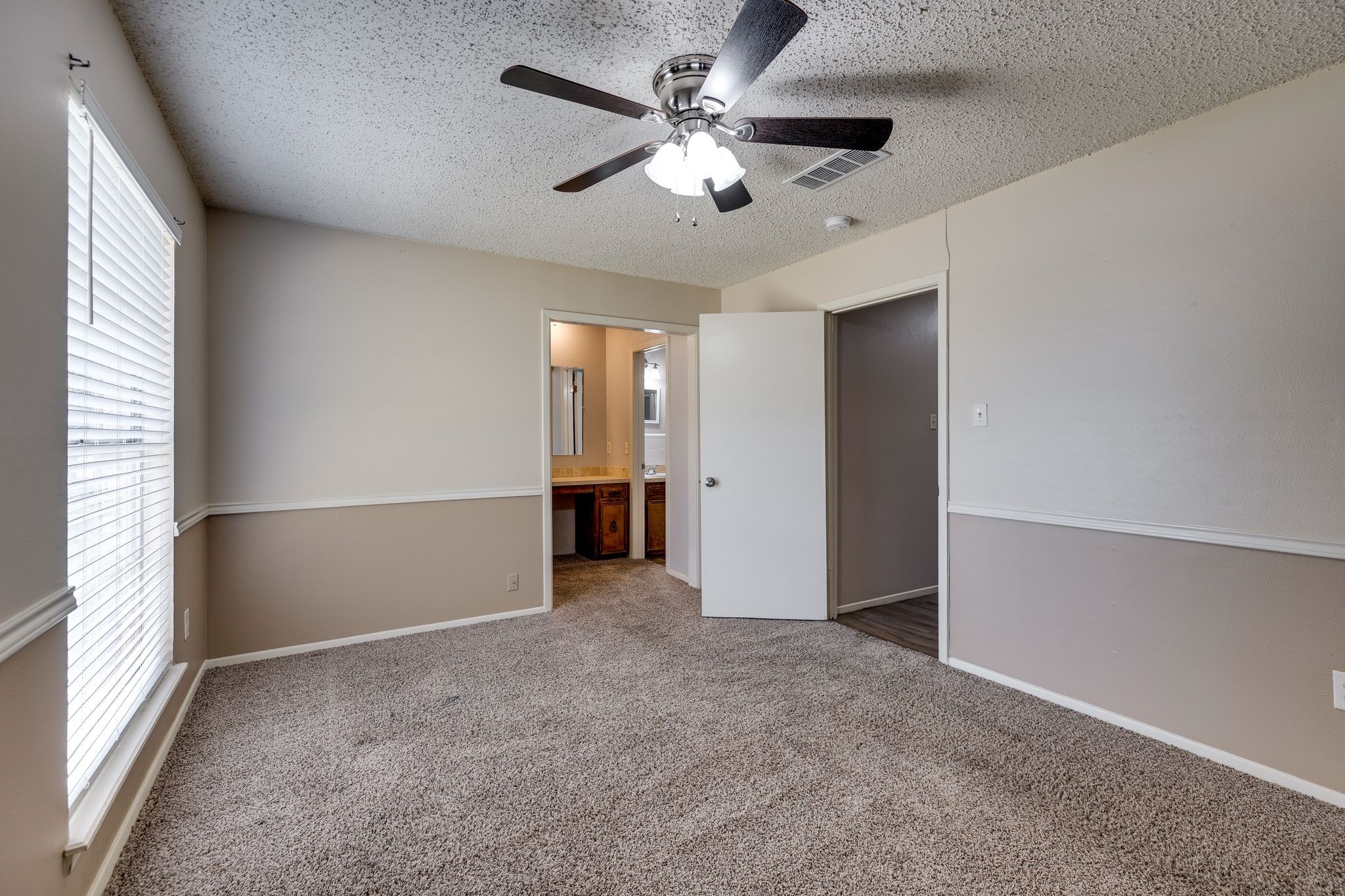 504 S Colonial Drive Cleburne TX 76033
