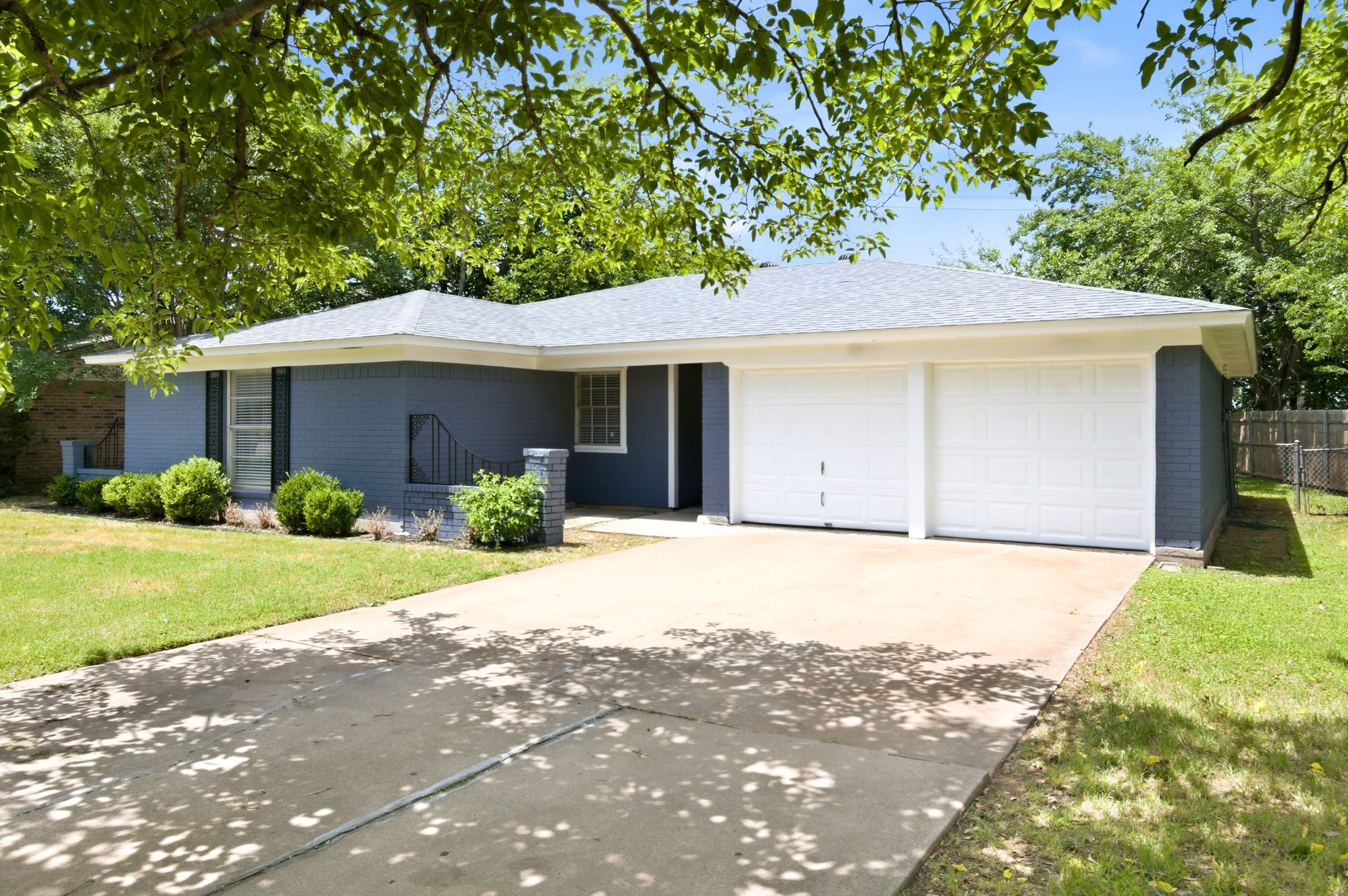 504 S Colonial Drive Cleburne TX 76033