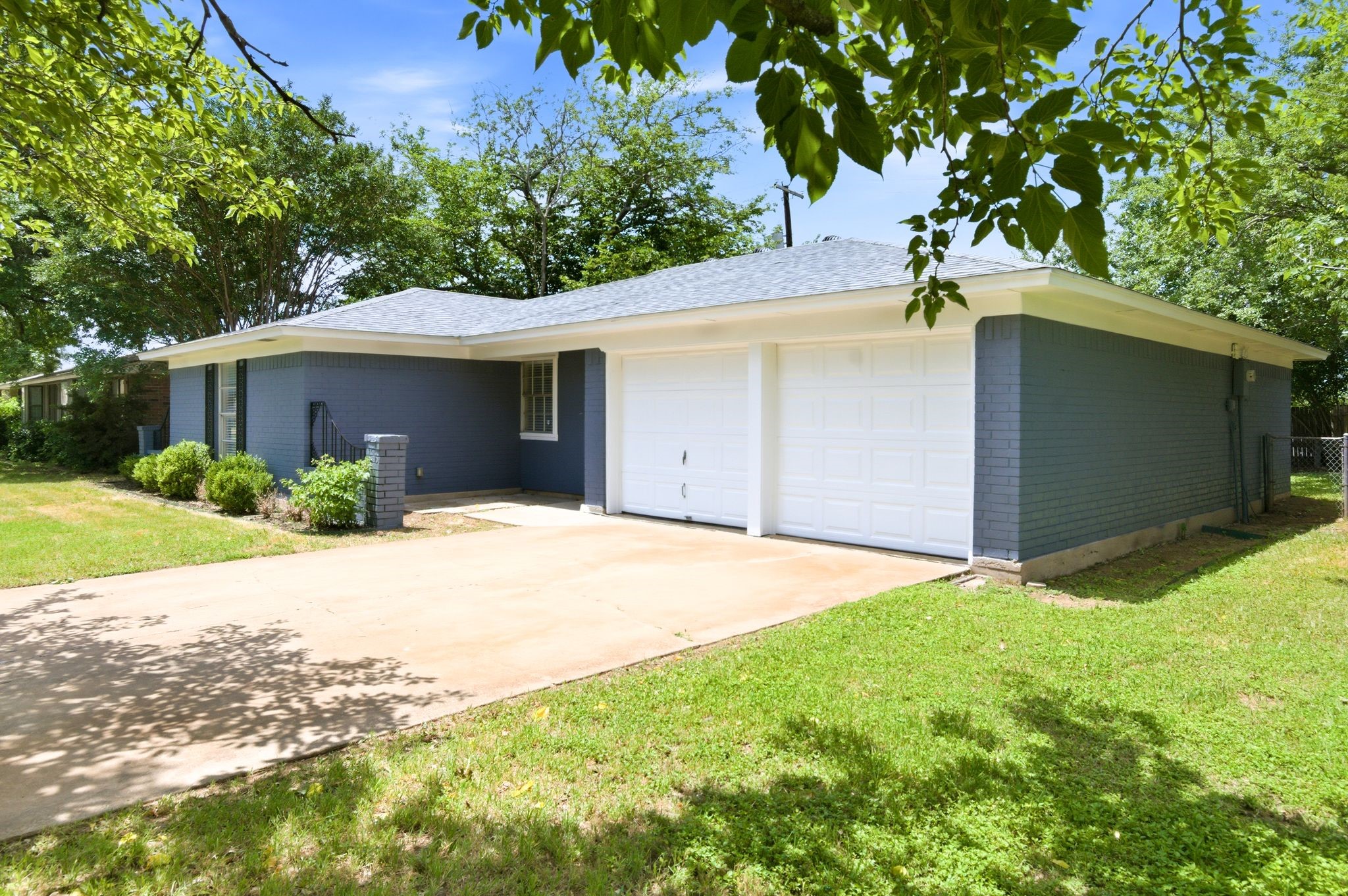 504 S Colonial Drive Cleburne TX 76033