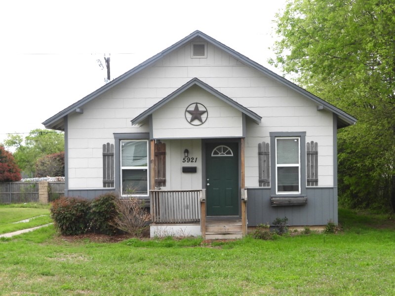 5921 Humbert Avenue Fort Worth TX 76107