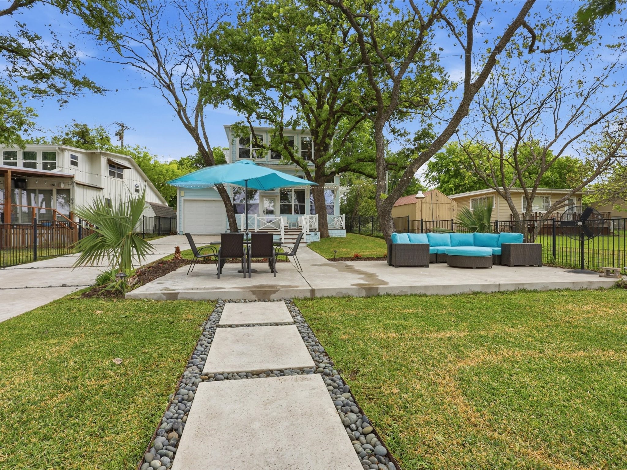 1913 E Lake Drive Weatherford TX 76087