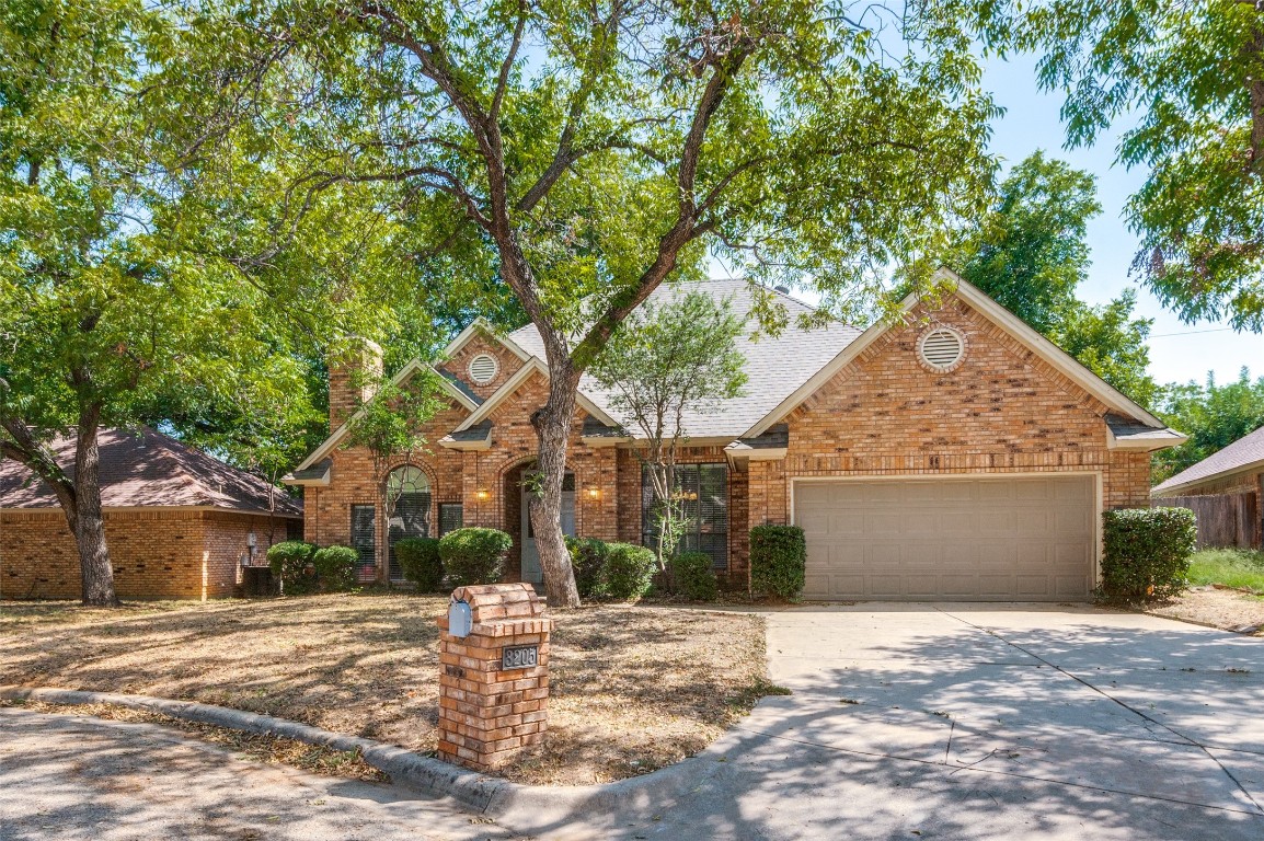 3205 Hyde Park Court Arlington TX 76015