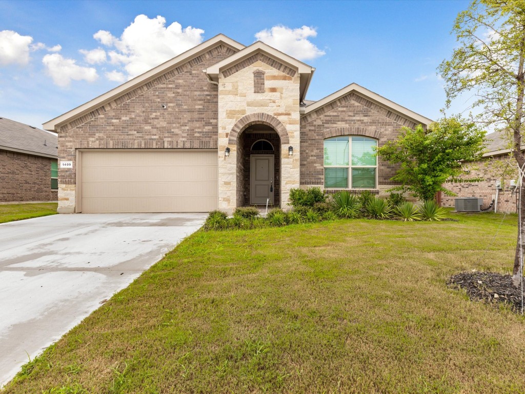 1409 El Cerrito Lane Cleburne TX 76033