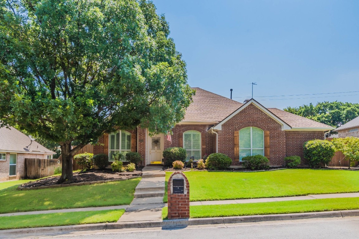 8636 Shadybrooke Drive North Richland Hills TX 76182