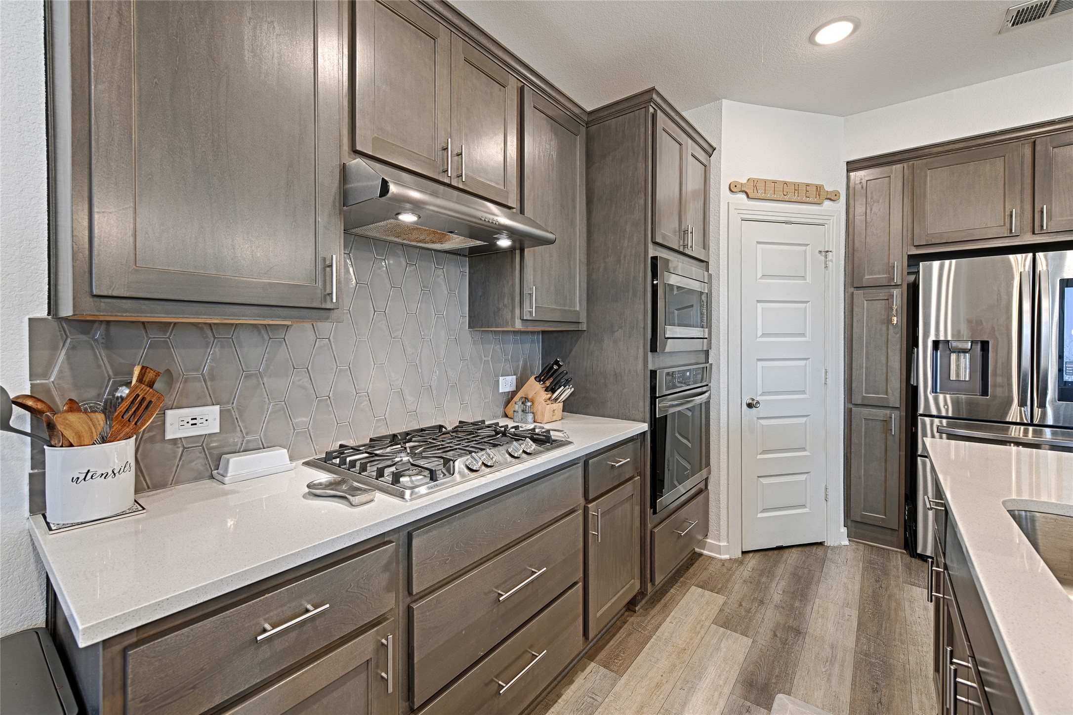 3501 Hunter Street Aubrey TX 76227