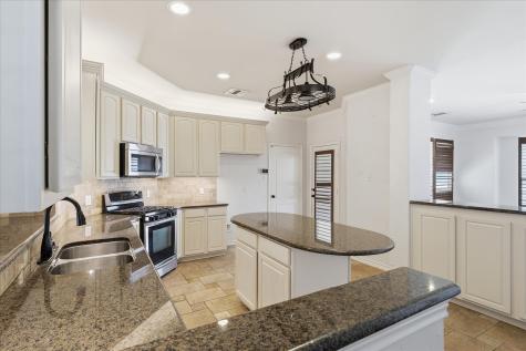 1418 Sea Pines Drive Savannah TX 76227