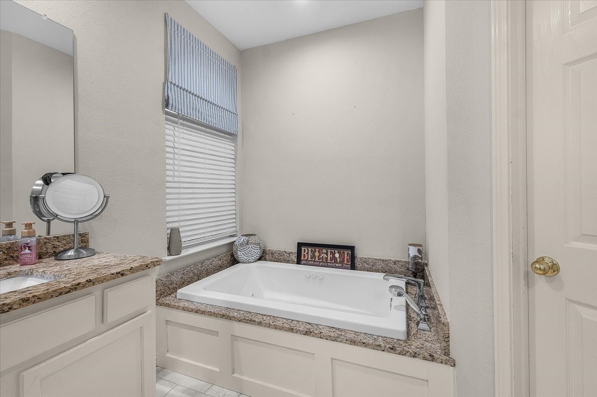 1910 Paloma Way Arlington TX 76006