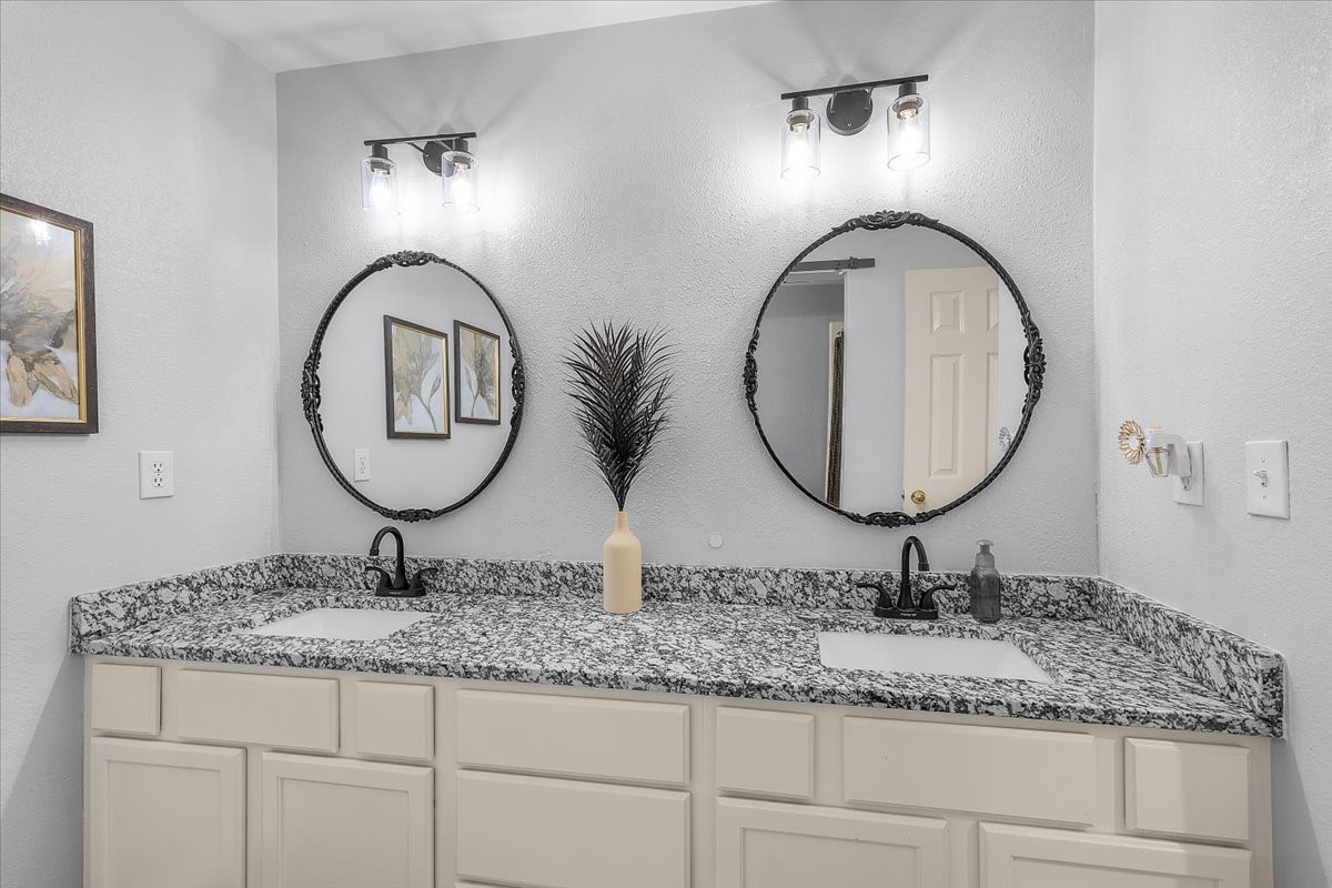 1910 Paloma Way Arlington TX 76006