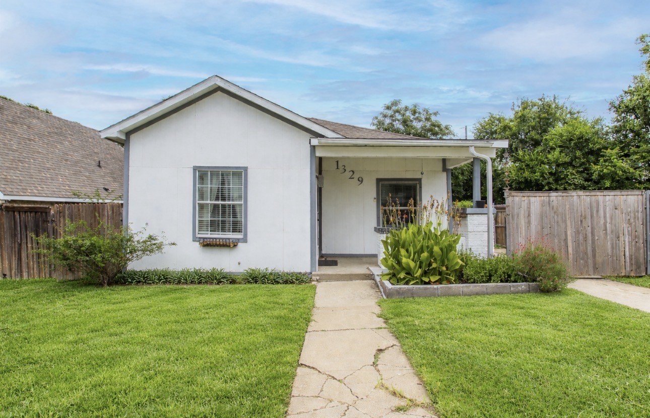 1329 New York Avenue Fort Worth TX 76104