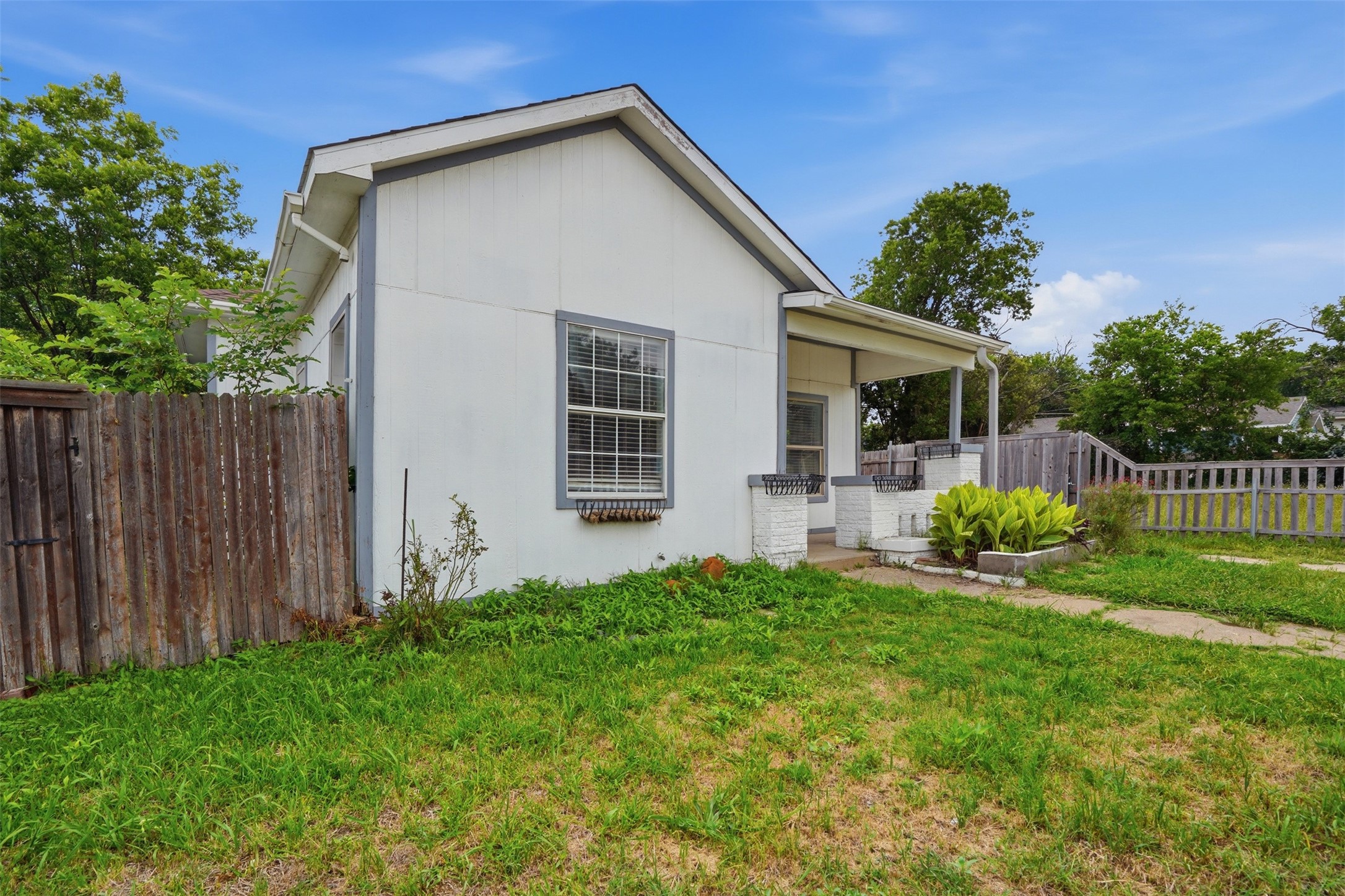 1329 New York Avenue Fort Worth TX 76104