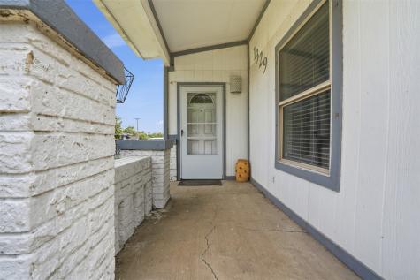 1329 New York Avenue Fort Worth TX 76104