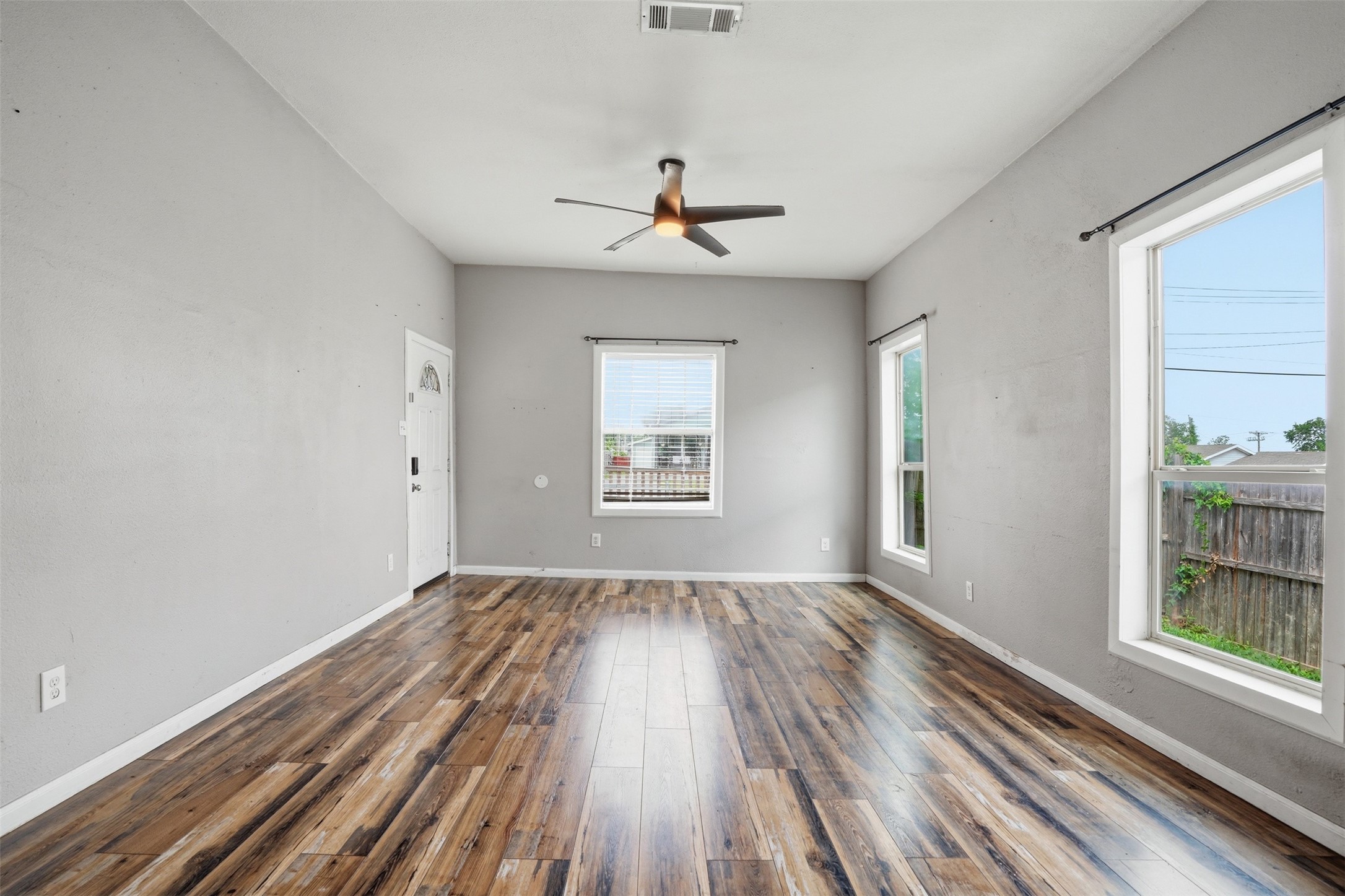 1329 New York Avenue Fort Worth TX 76104