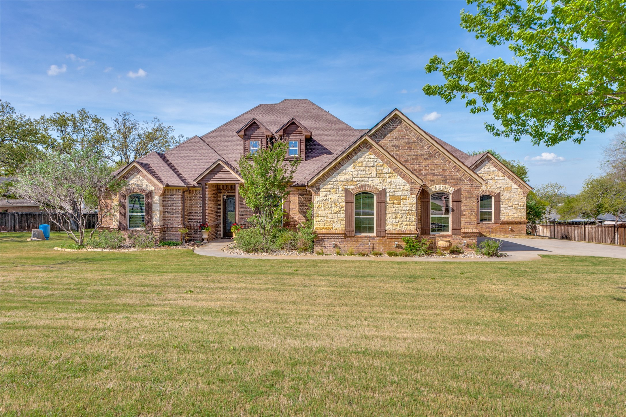 2113 Woodland Hills Lane Weatherford TX 76087