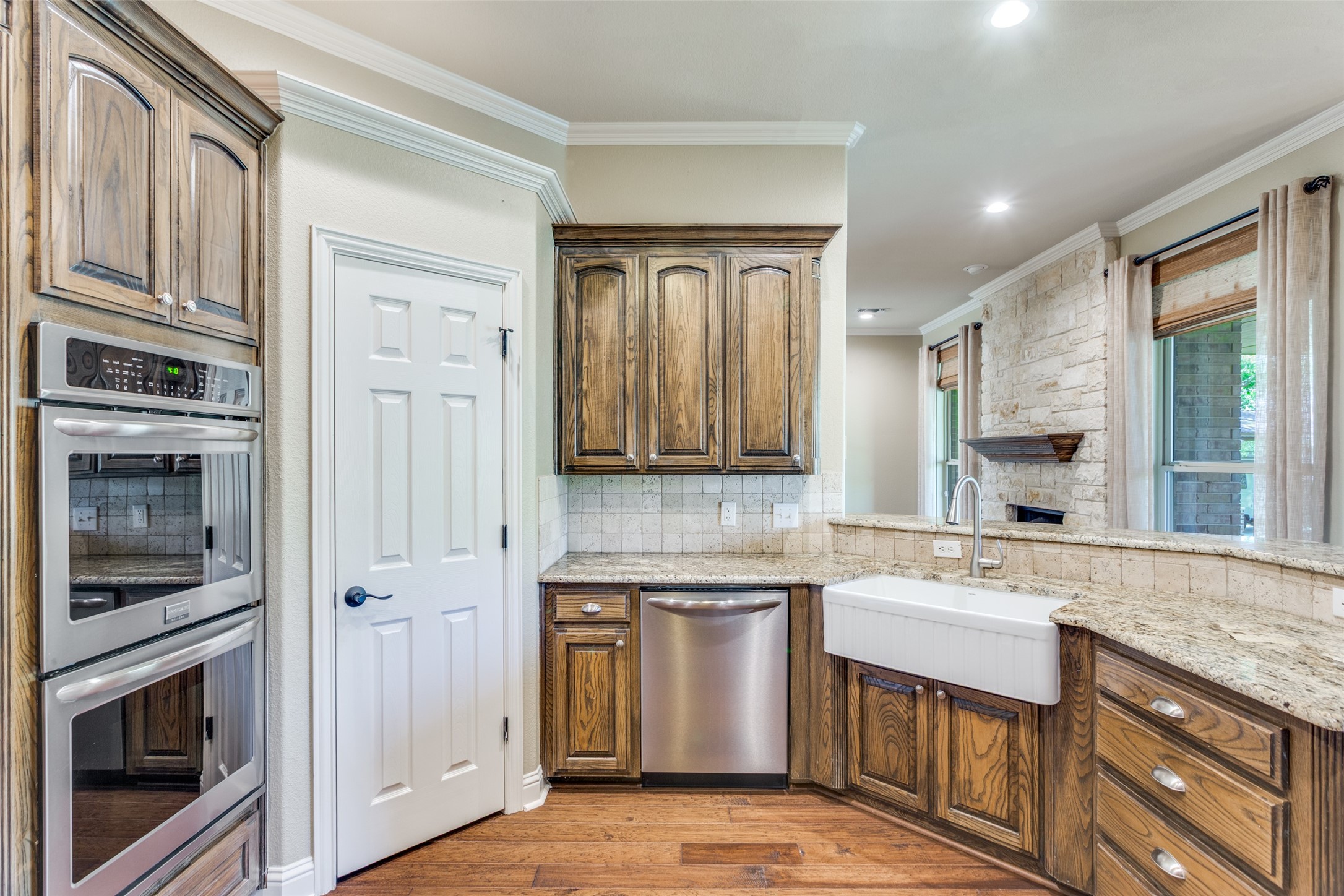 2113 Woodland Hills Lane Weatherford TX 76087